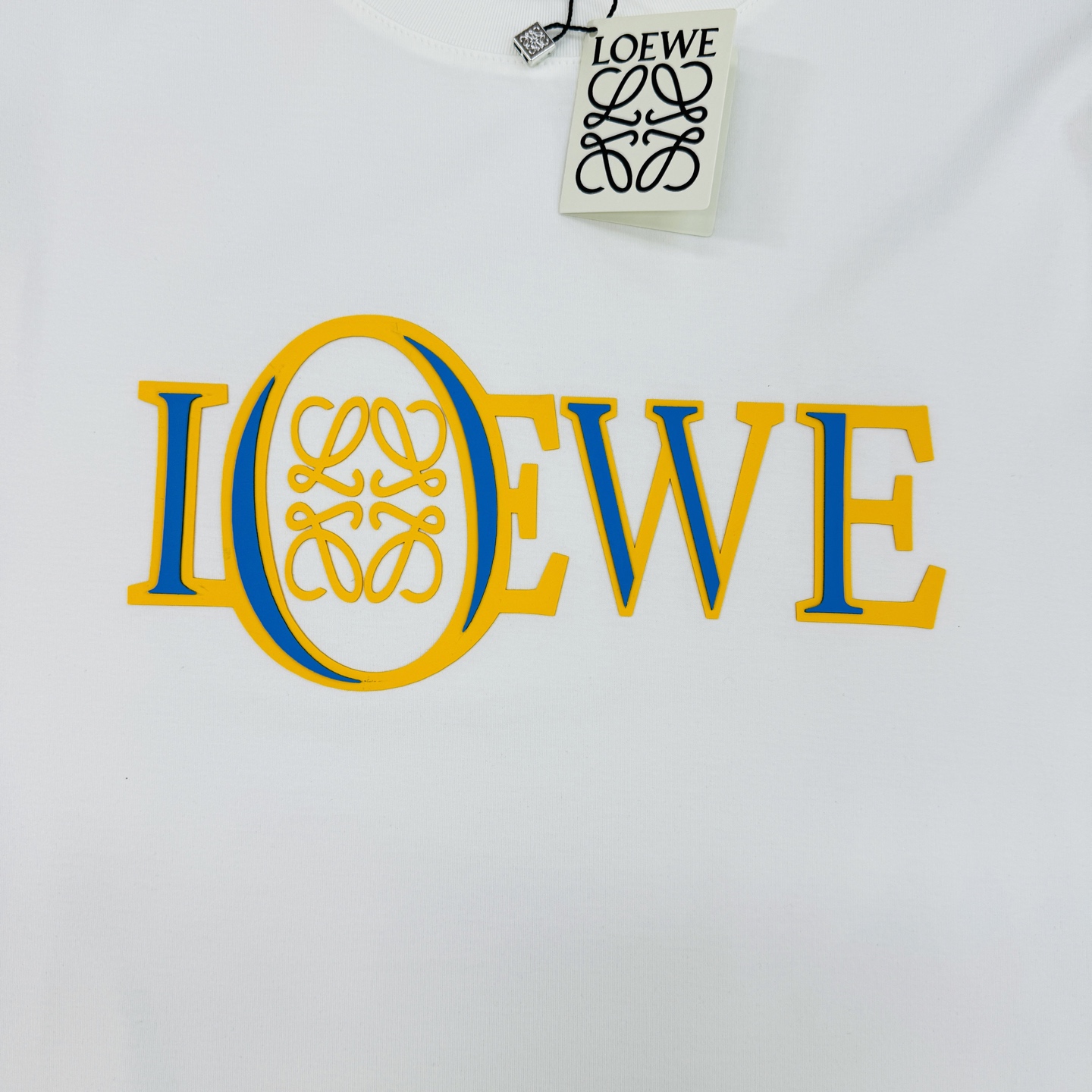 LOEW*E罗意*威26s春夏男士丝光棉圆领短袖.品牌标志性产物.3D立体色彩系烫画.搭配LOGO标识.