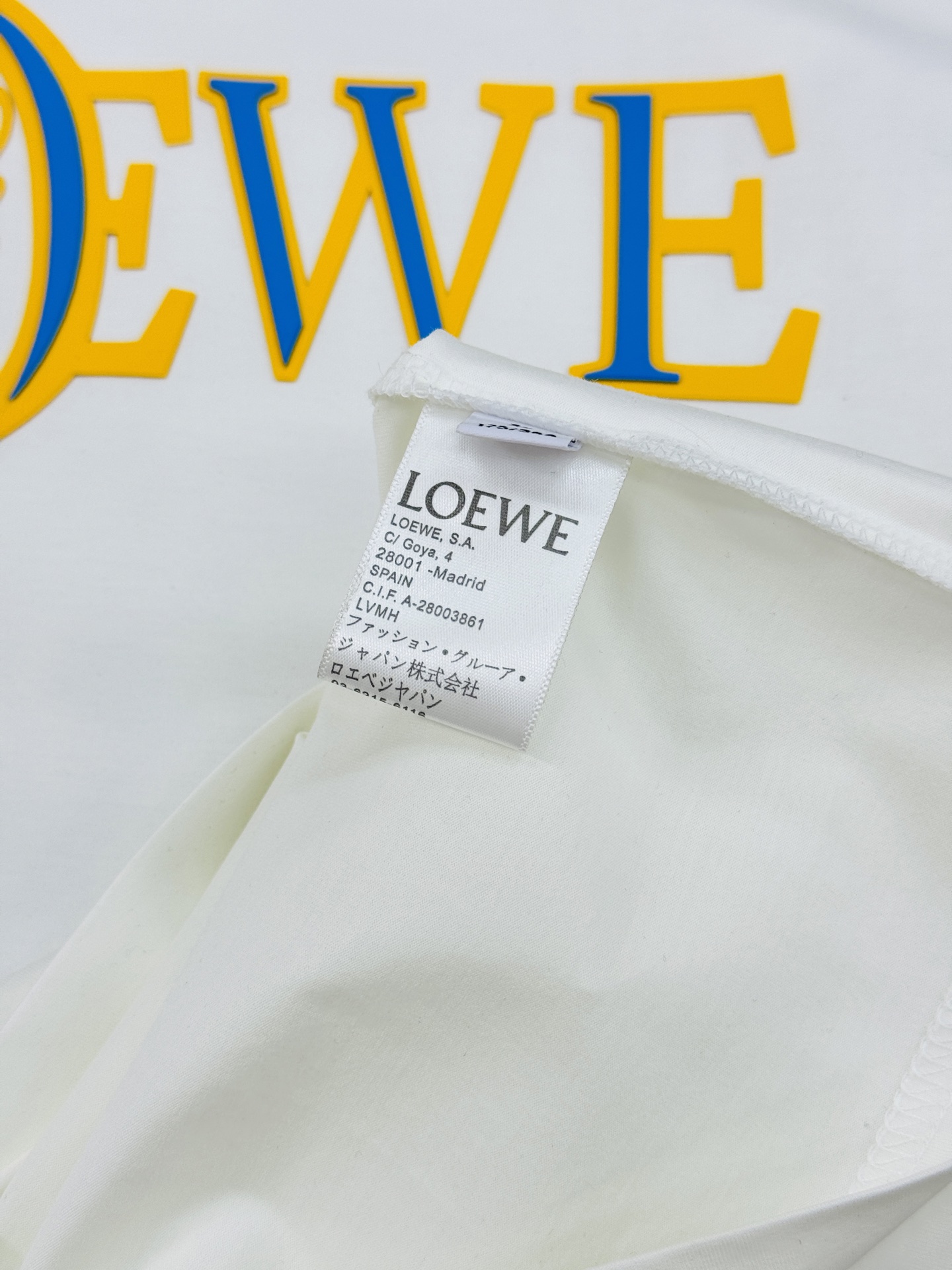 LOEW*E罗意*威26s春夏男士丝光棉圆领短袖.品牌标志性产物.3D立体色彩系烫画.搭配LOGO标识.
