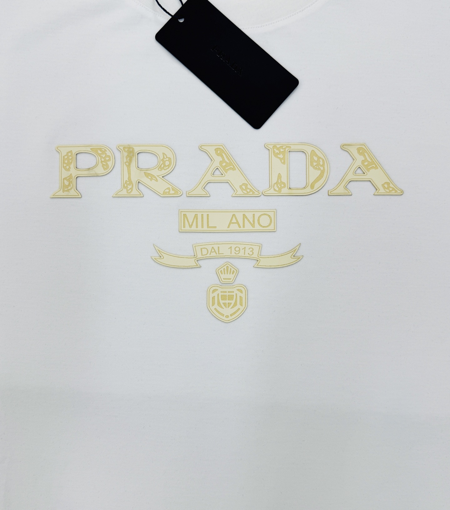 PRAD*A普拉达26s新品春夏男士圆领短袖.爆款推荐！优选200g丝光棉面料.舒适轻薄垂感十足！！！舒