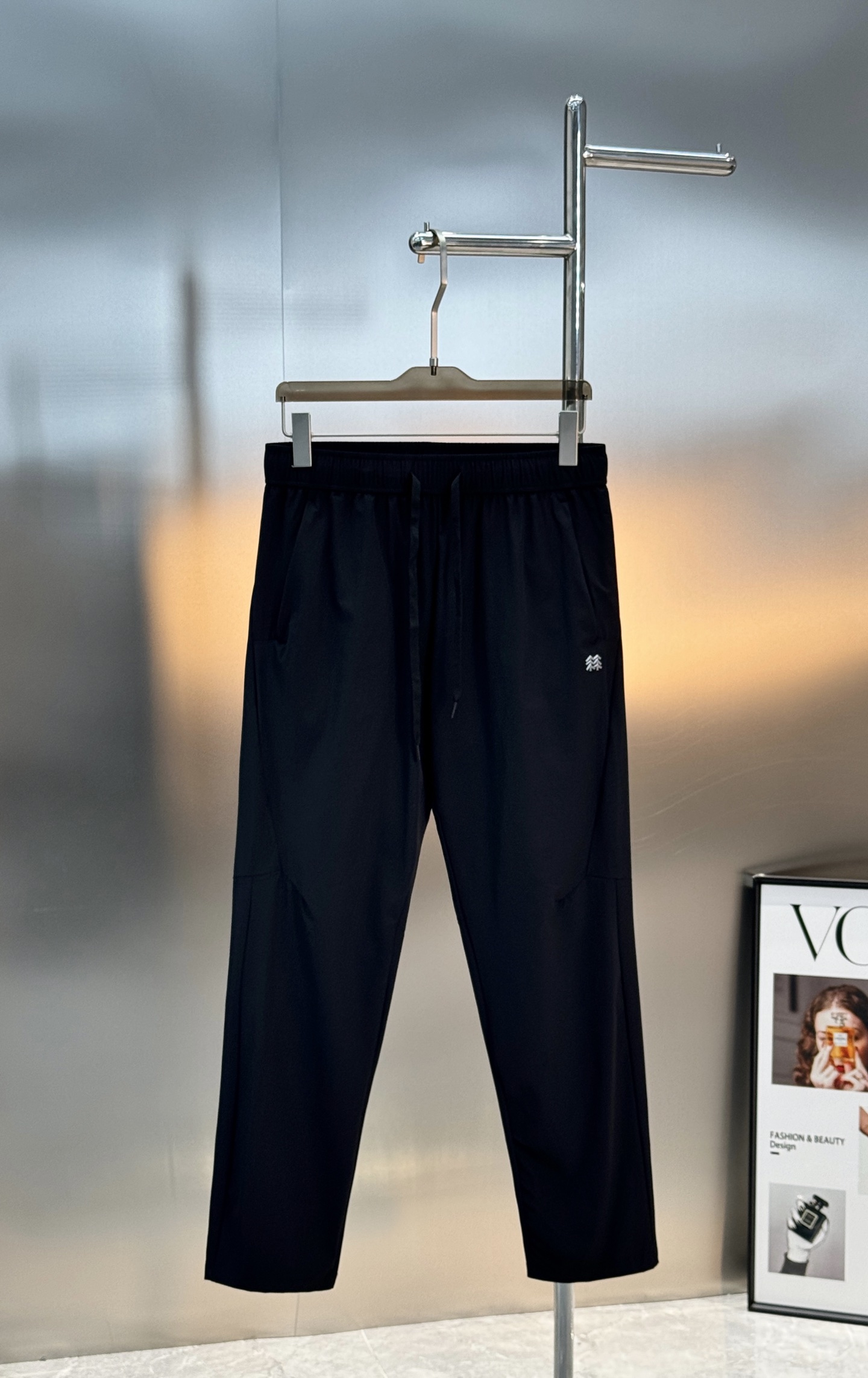 KOLON SPORT可隆26s户外新款夏季速干软壳休闲裤，采用透气速干面料，轻薄舒适，超适合夏天穿! 