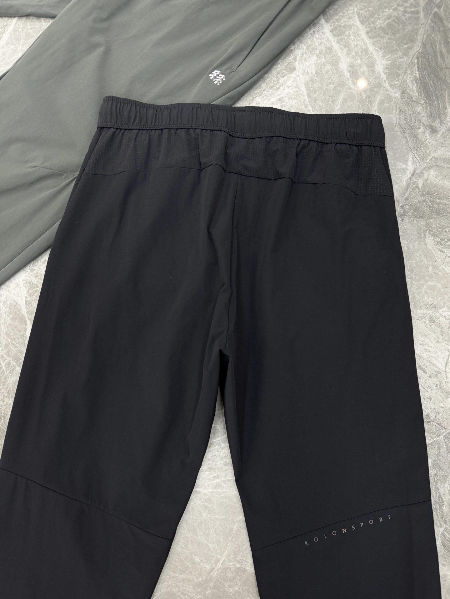 KOLON SPORT可隆26s户外新款夏季速干软壳休闲裤，采用透气速干面料，轻薄舒适，超适合夏天穿! 