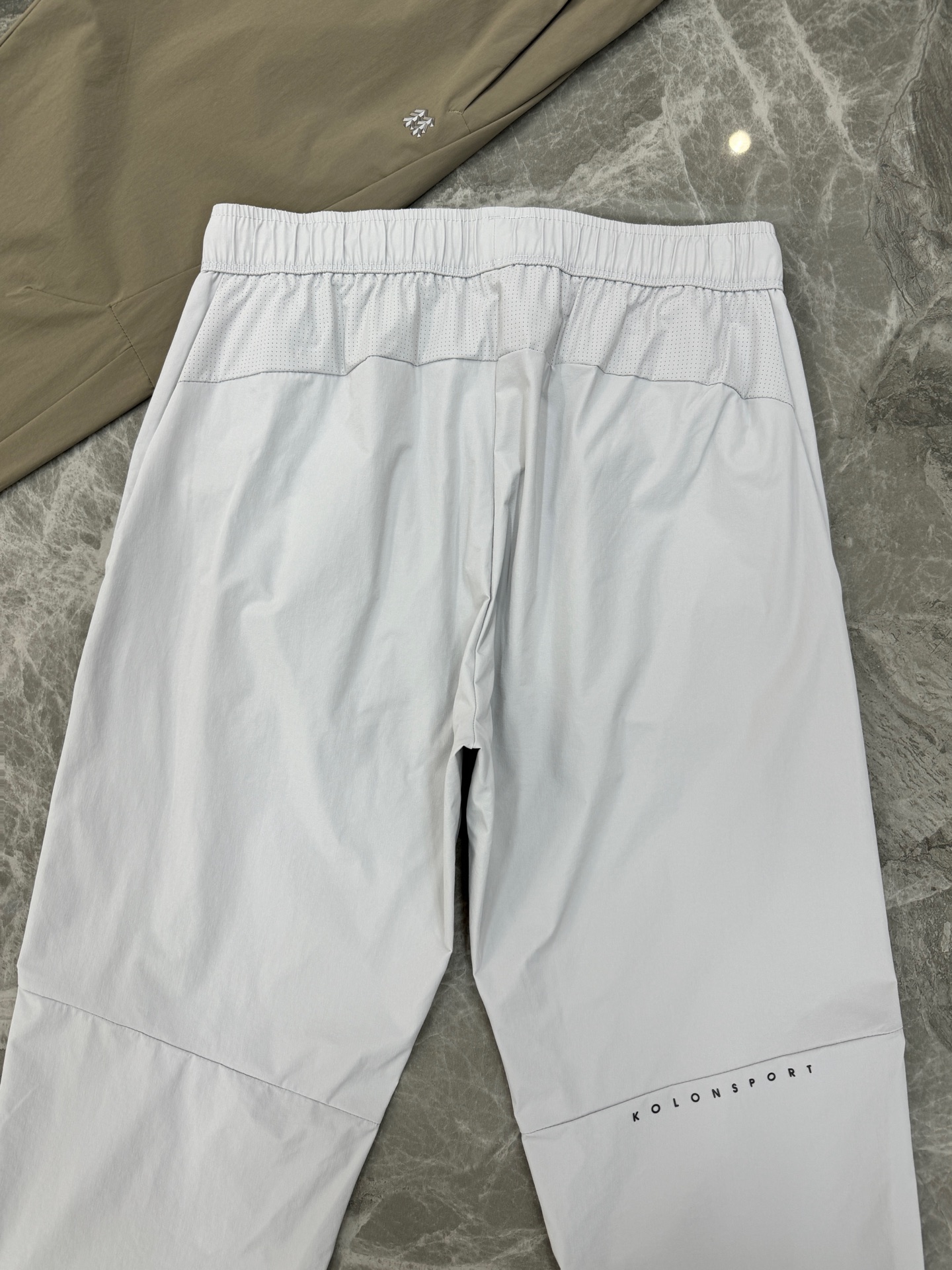 KOLON SPORT可隆26s户外新款夏季速干软壳休闲裤，采用透气速干面料，轻薄舒适，超适合夏天穿! 