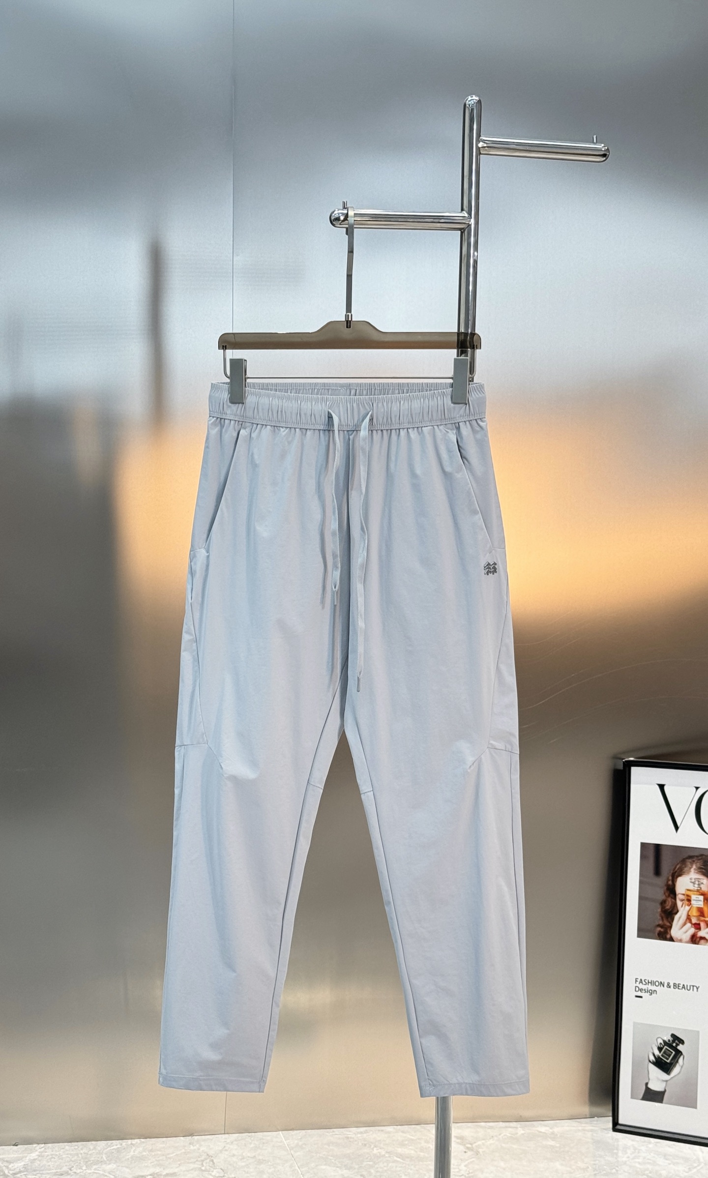 KOLON SPORT可隆26s户外新款夏季速干软壳休闲裤，采用透气速干面料，轻薄舒适，超适合夏天穿! 