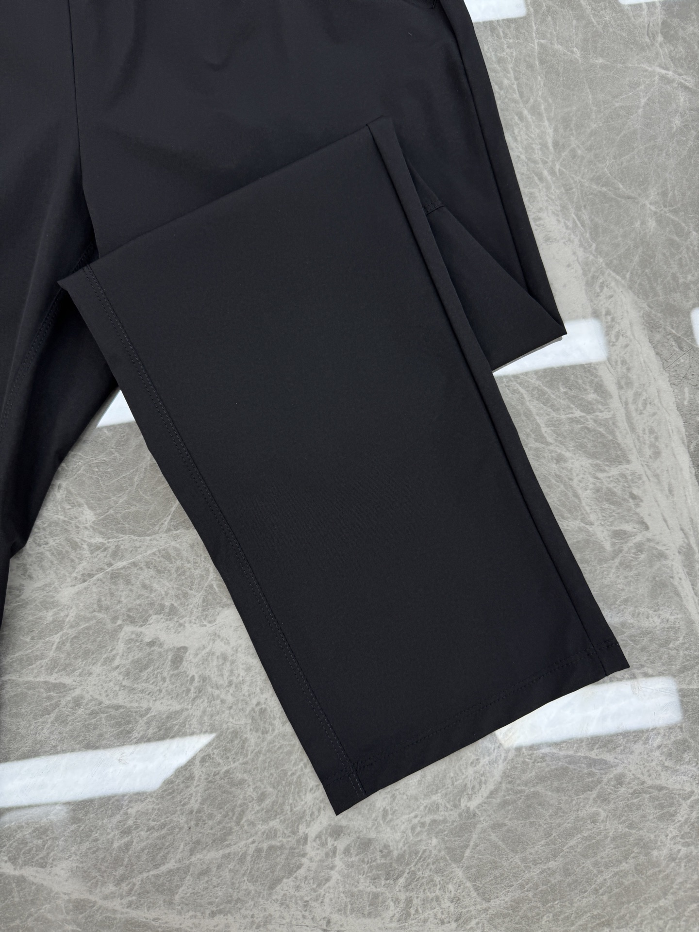 DESCENTE ATHLETIC迪桑特26s新款速干软壳裤.轻薄透气面料，夏天运动或日常都超适合!松紧