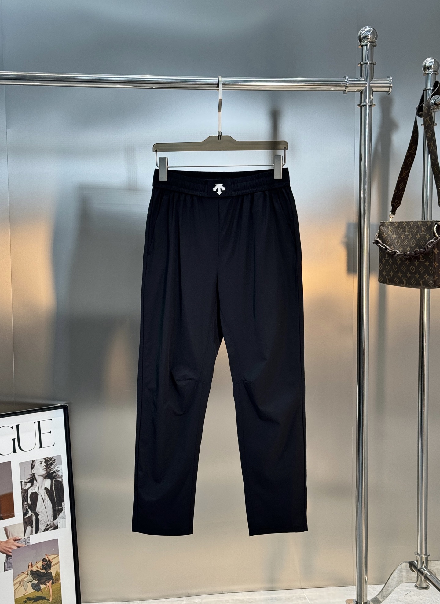 DESCENTE ATHLETIC迪桑特26s新款速干软壳裤.轻薄透气面料，夏天运动或日常都超适合!松紧
