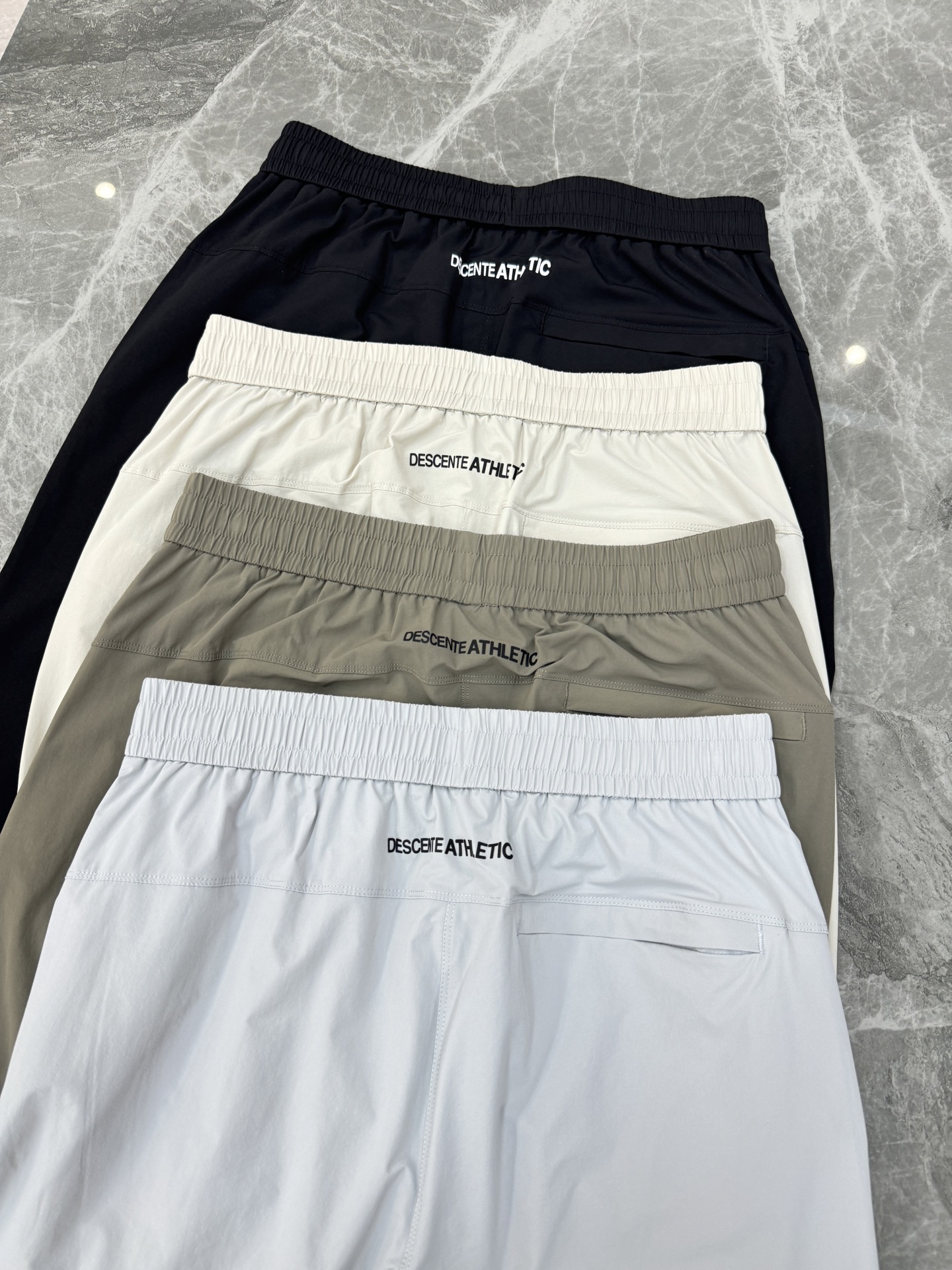 DESCENTE ATHLETIC迪桑特26s新款速干软壳裤.轻薄透气面料，夏天运动或日常都超适合!松紧