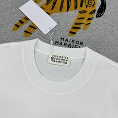 Maison Margiela马吉拉26s新款潮牌斑马T恤.男女同款❤️MaisonMargiela马年推荐.正面撞色斑 Maison Margiela马吉拉26s新款潮牌斑马T恤.男女同款❤️MaisonMargiela马年推荐.正面撞色斑