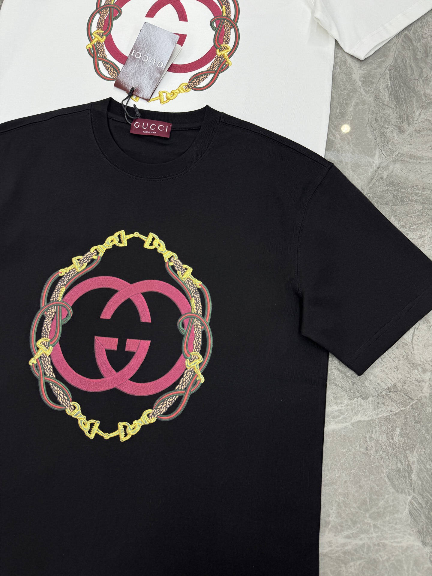 Gucci2026春夏马年限定T恤，男女同款❤️100%纯棉，280g重磅面料，柔软亲肤又挺阔有型。胸前