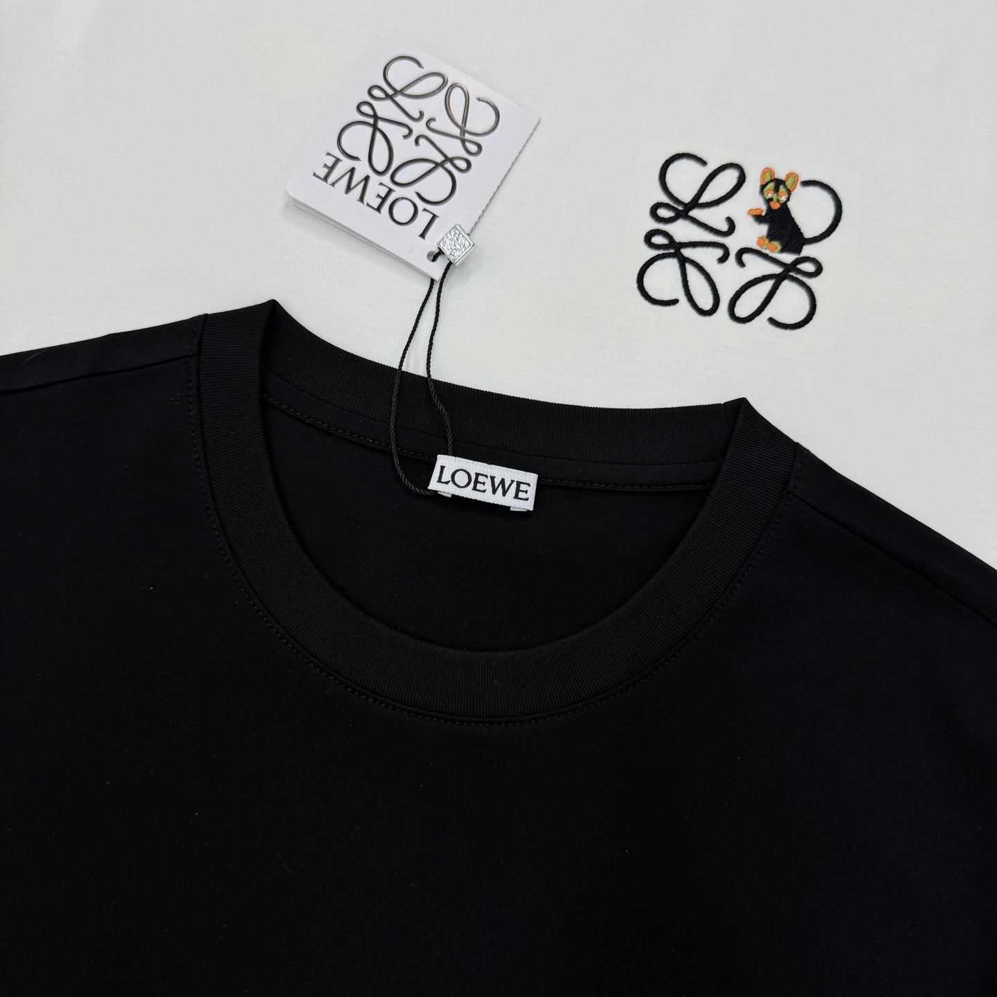 LOEWE*罗意威Louis Wain联名猫T恤.26s新品春夏与插画师LouisWain联名短袖T恤，