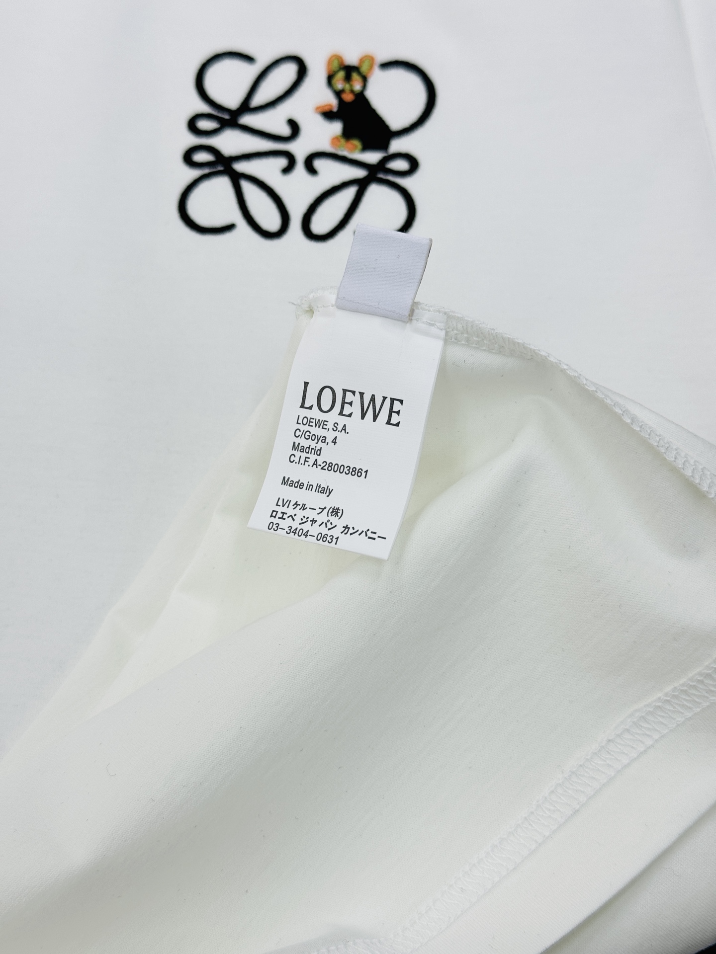 LOEWE*罗意威Louis Wain联名猫T恤.26s新品春夏与插画师LouisWain联名短袖T恤，