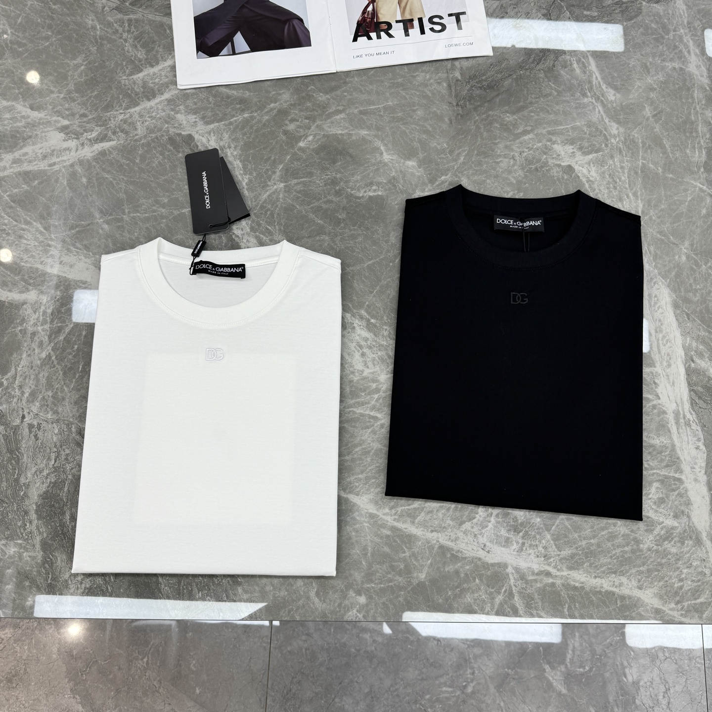 D&G*杜嘉班纳26s新款丝光棉T恤.原单品质推荐！胸前品牌字母DG.简单高级-标签化的高密度3D刺绣字