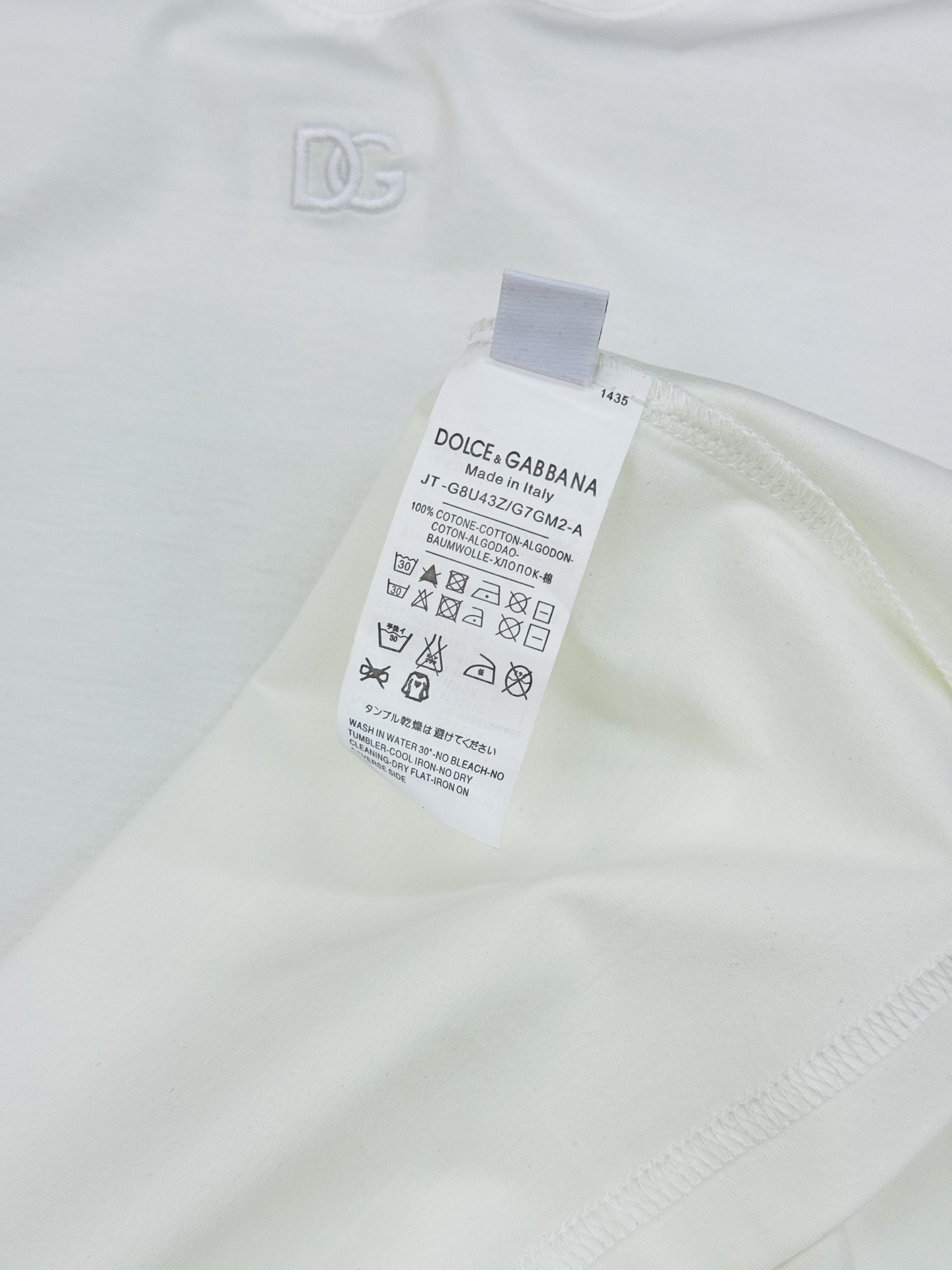 D&G*杜嘉班纳26s新款丝光棉T恤.原单品质推荐！胸前品牌字母DG.简单高级-标签化的高密度3D刺绣字