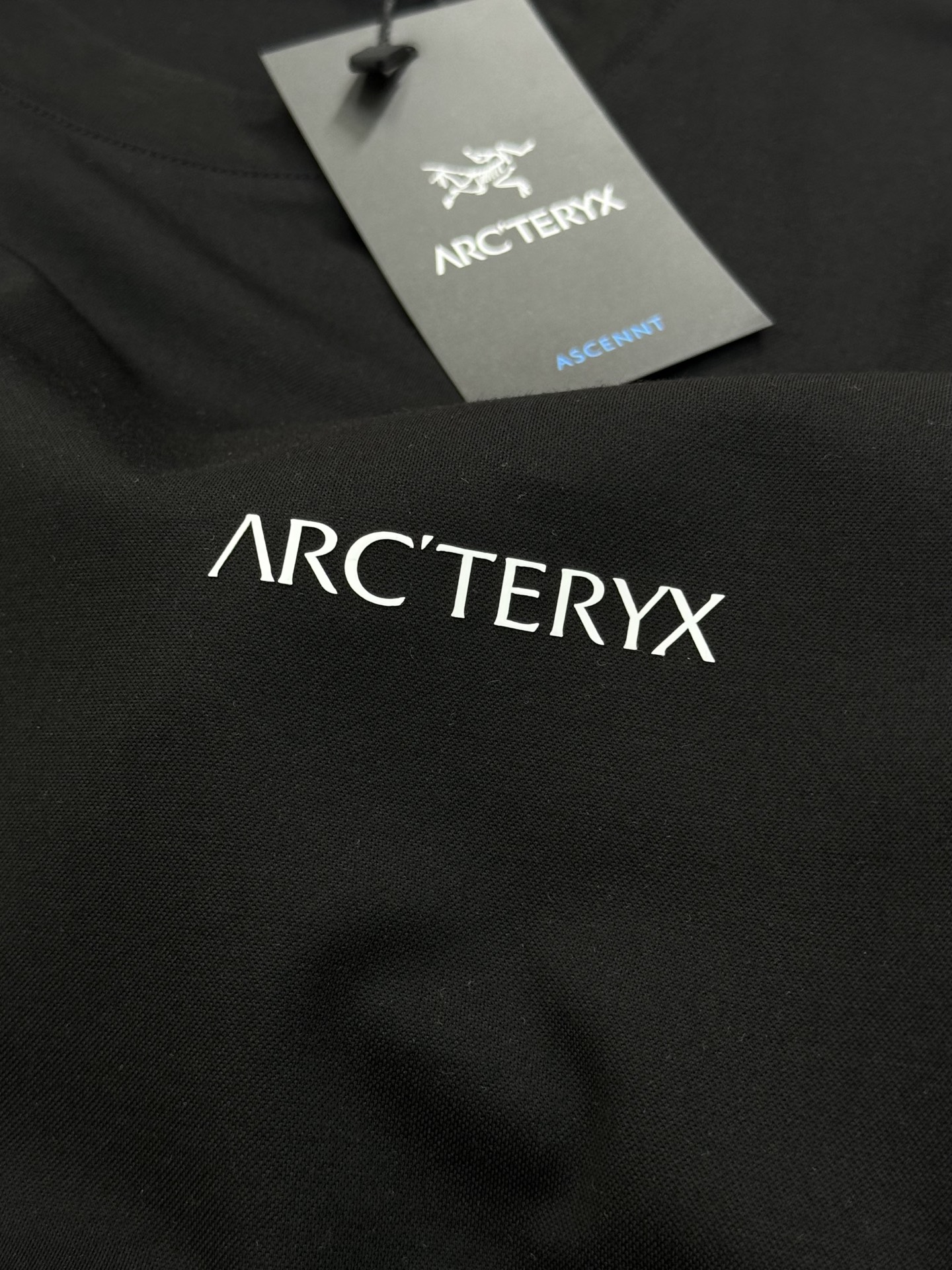 ARC'TERY*始祖-鸟🐦新款丝光棉T恤.优选200g丝光棉质面料，柔软舒适.裁剪工艺到位没有任何的拖