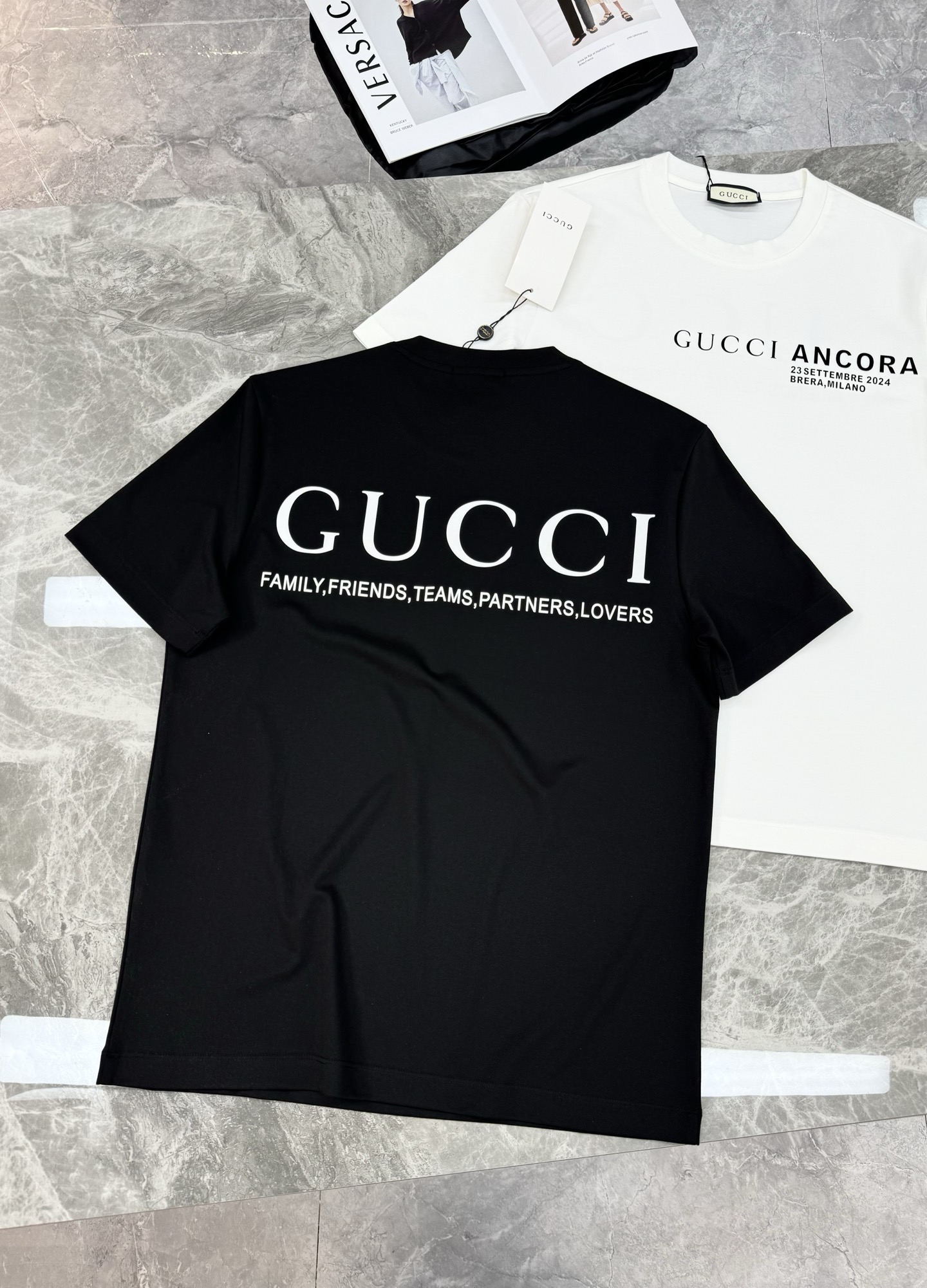 Gucc*i古齐新款丝光棉T恤.简单基础款推荐-优选200g100%丝光全棉材质制作而成.质地顺滑细腻.