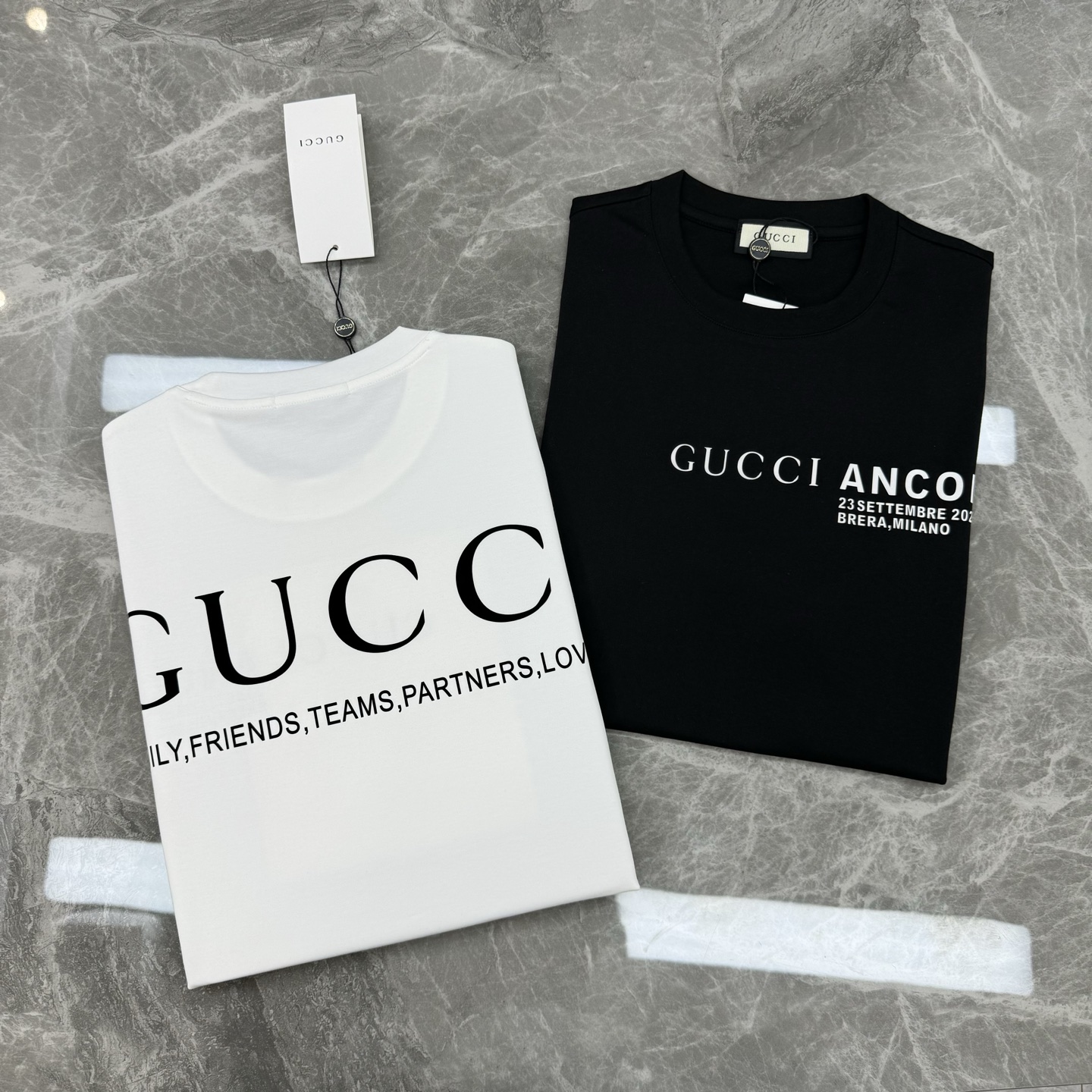 Gucc*i古齐新款丝光棉T恤.简单基础款推荐-优选200g100%丝光全棉材质制作而成.质地顺滑细腻.