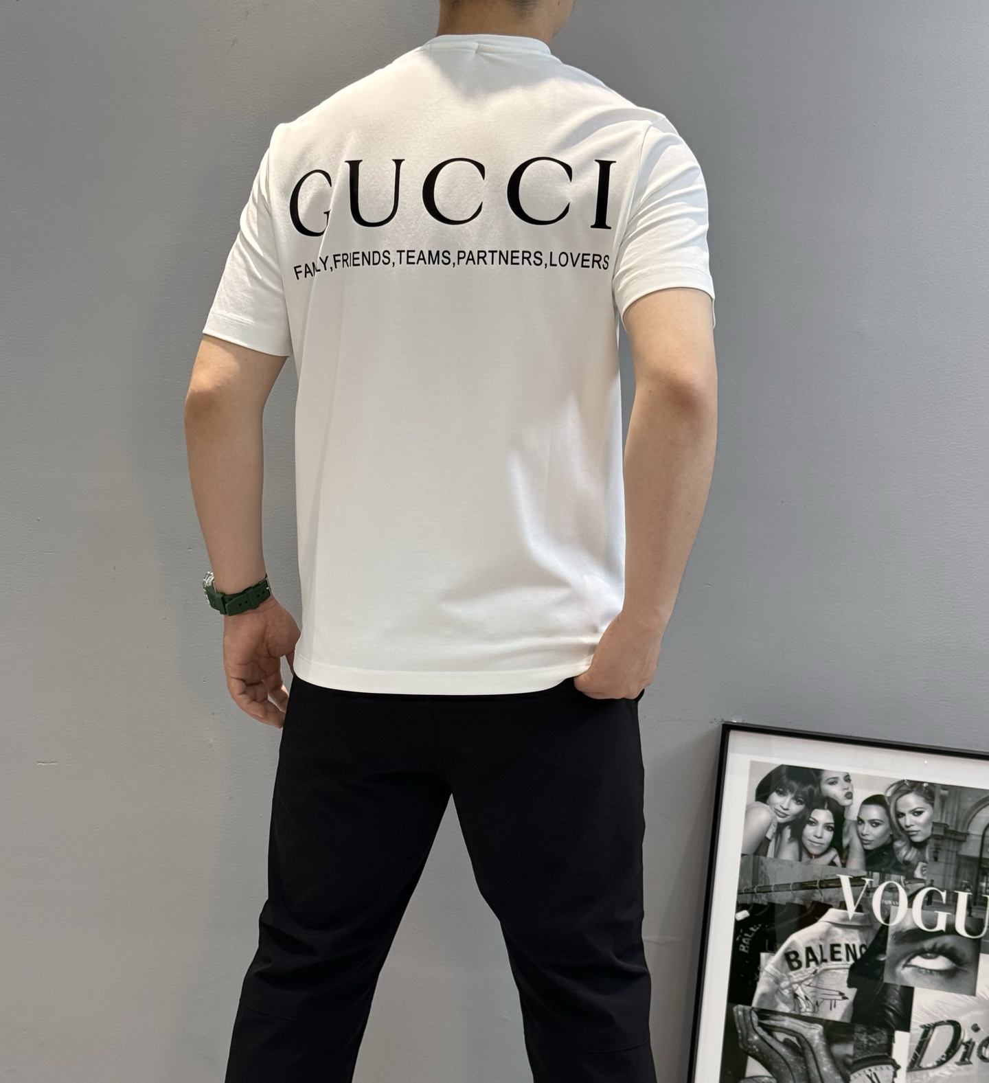 Gucc*i古齐新款丝光棉T恤.简单基础款推荐-优选200g100%丝光全棉材质制作而成.质地顺滑细腻.