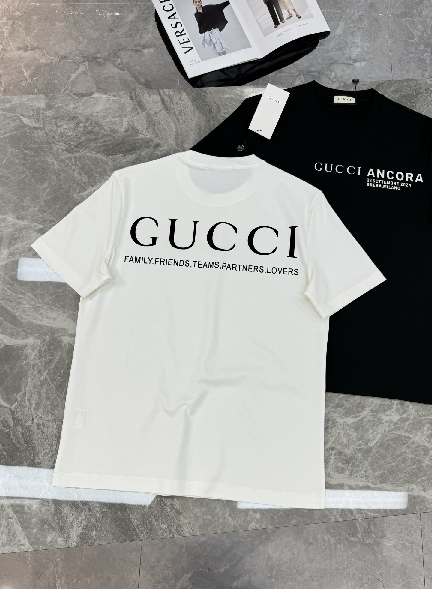 Gucc*i古齐新款丝光棉T恤.简单基础款推荐-优选200g100%丝光全棉材质制作而成.质地顺滑细腻.
