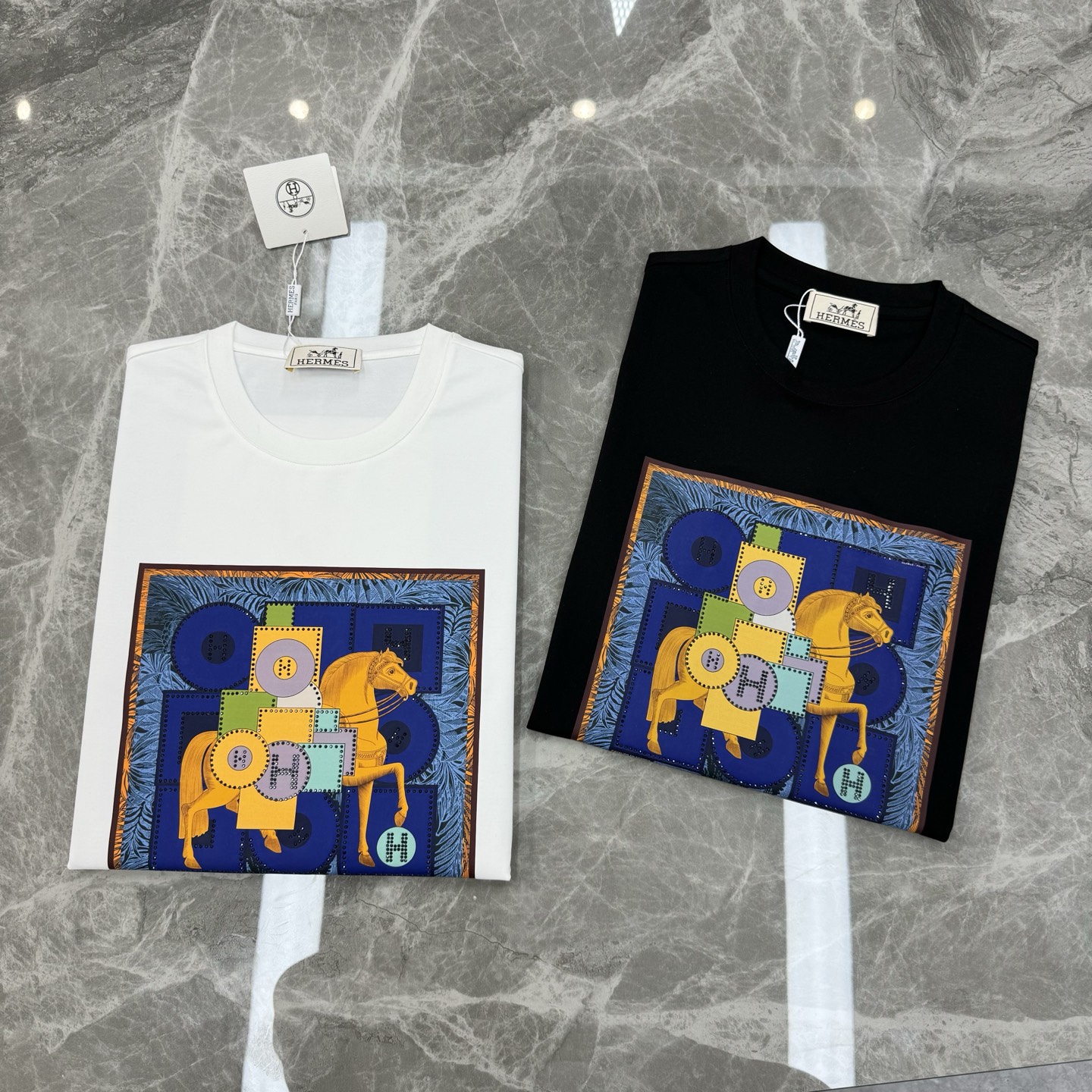 HERM*S爱马仕新款丝光棉T恤.新品为全新系列注入满满活力，这款单品用心甄选200g丝光棉面料制成，面