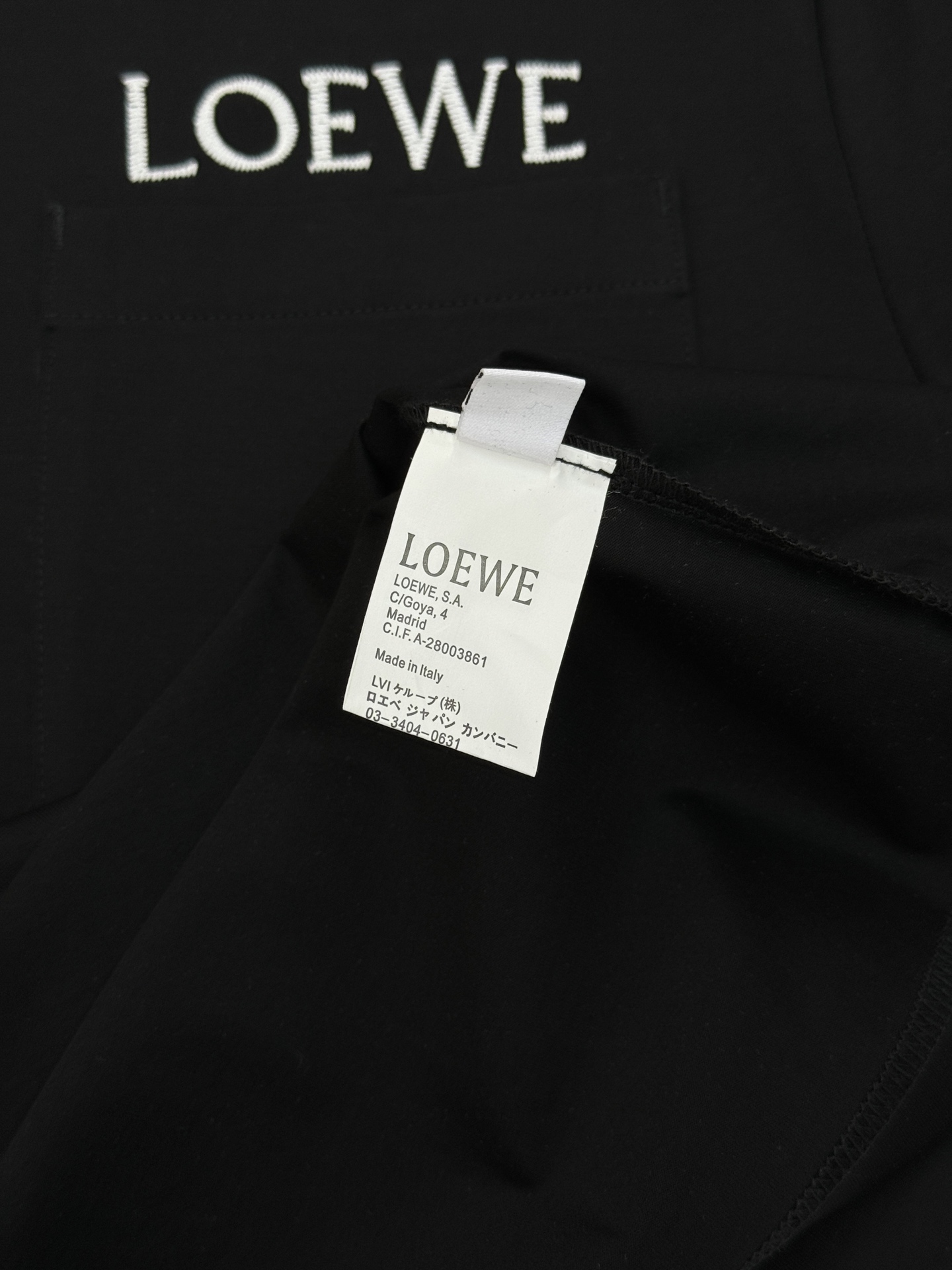 LOEWE罗意威26s经典Logo口袋短袖.原单推荐❤️采用100%190g丝光棉，柔软亲肤又透气，日常