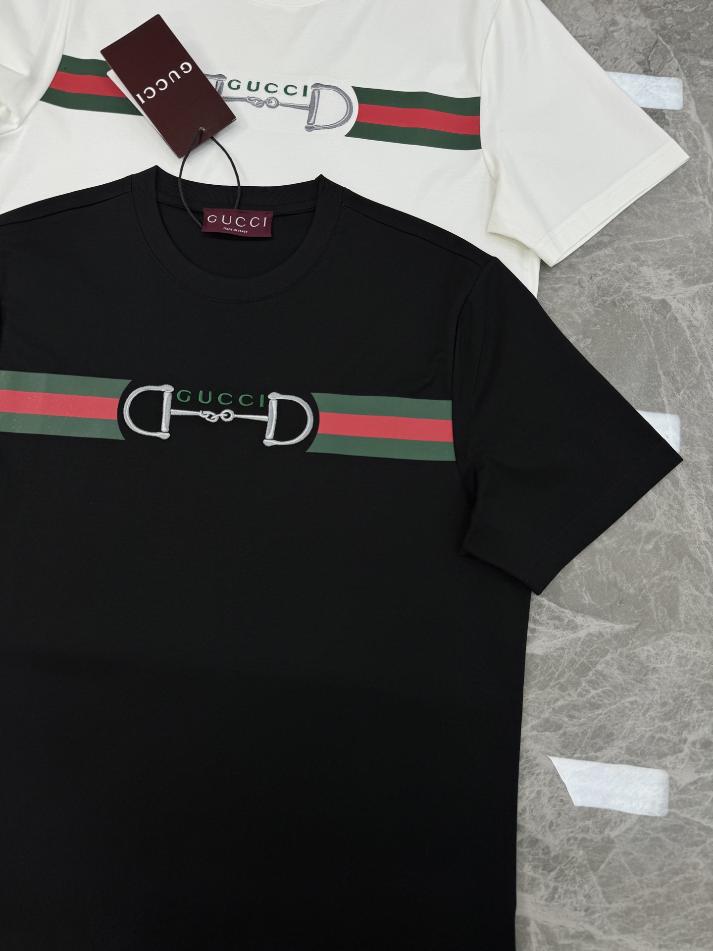 GUCCI古奇26s新品马衔扣红绿条纹T恤.190g丝光棉面料.舒适透气，定制螺纹.舒适不易变形.日常穿
