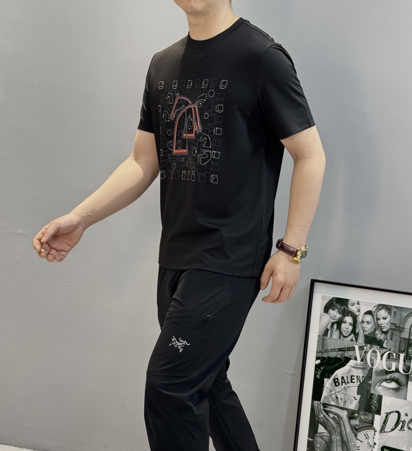 HERM*S爱马仕新款丝光棉T恤.新品为全新系列注入满满活力，这款单品用心甄选200g丝光棉面料制成，面
