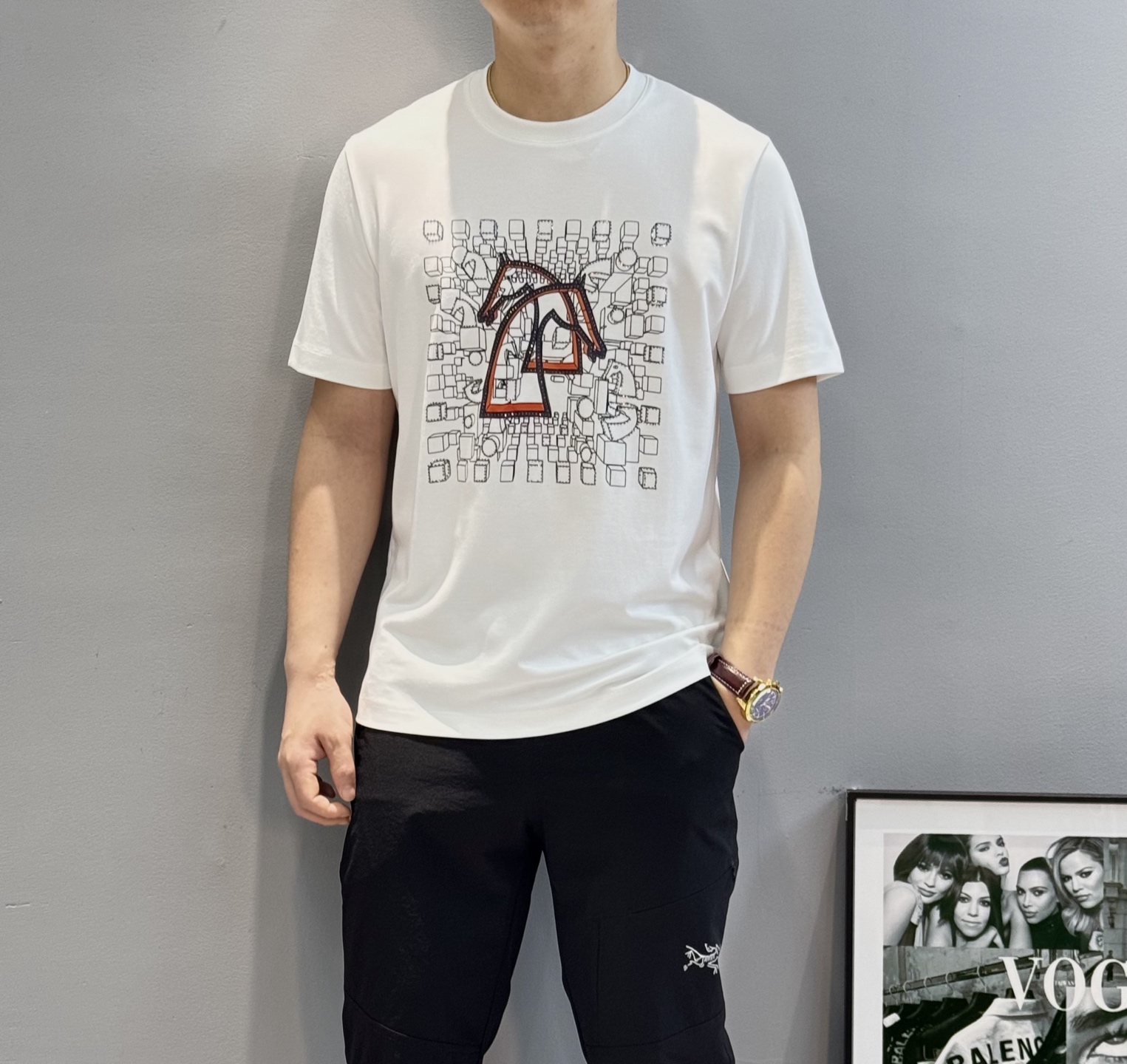 HERM*S爱马仕新款丝光棉T恤.新品为全新系列注入满满活力，这款单品用心甄选200g丝光棉面料制成，面