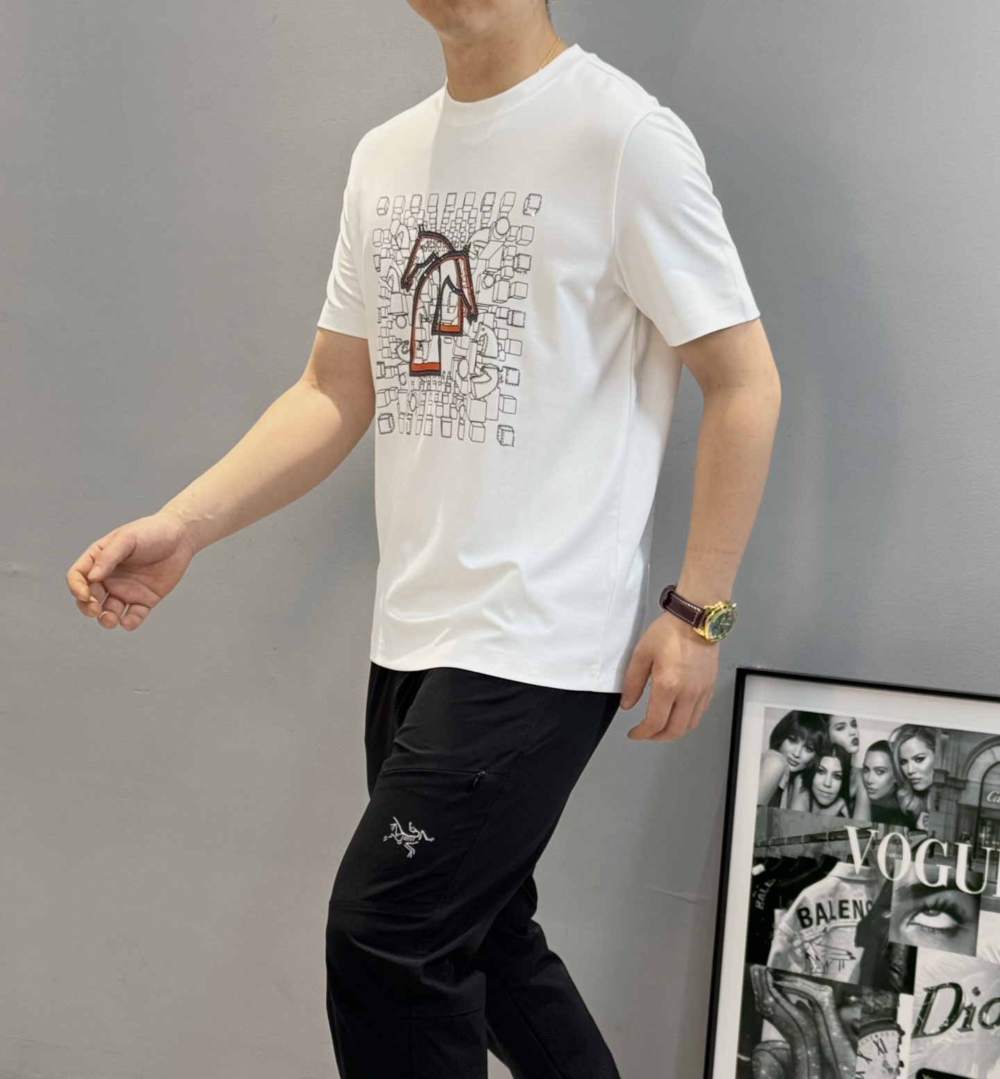 HERM*S爱马仕新款丝光棉T恤.新品为全新系列注入满满活力，这款单品用心甄选200g丝光棉面料制成，面