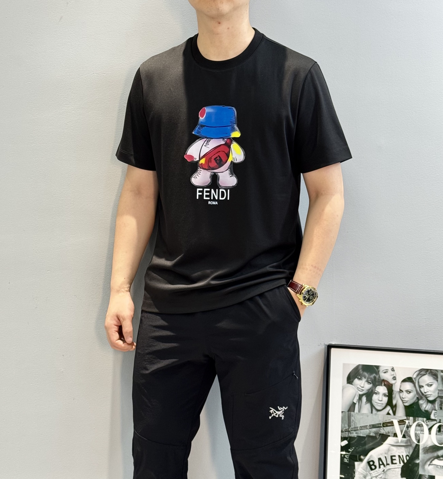 FENDI芬迪新款丝光棉T恤.胸口烫画设计.卡通造型非常减龄.成就最火最潮的icon...客供190g丝