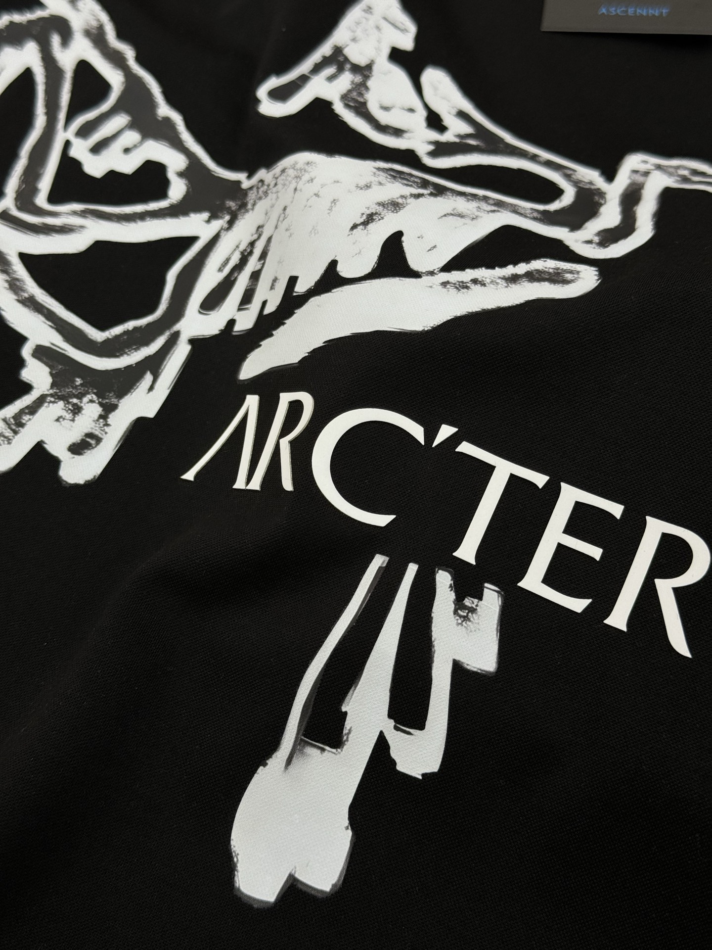 ARC'TERY*始祖-鸟🐦夏季丝光短袖..优选200g丝光棉质面料，裁剪工艺到位没有任何的拖泥带水，上