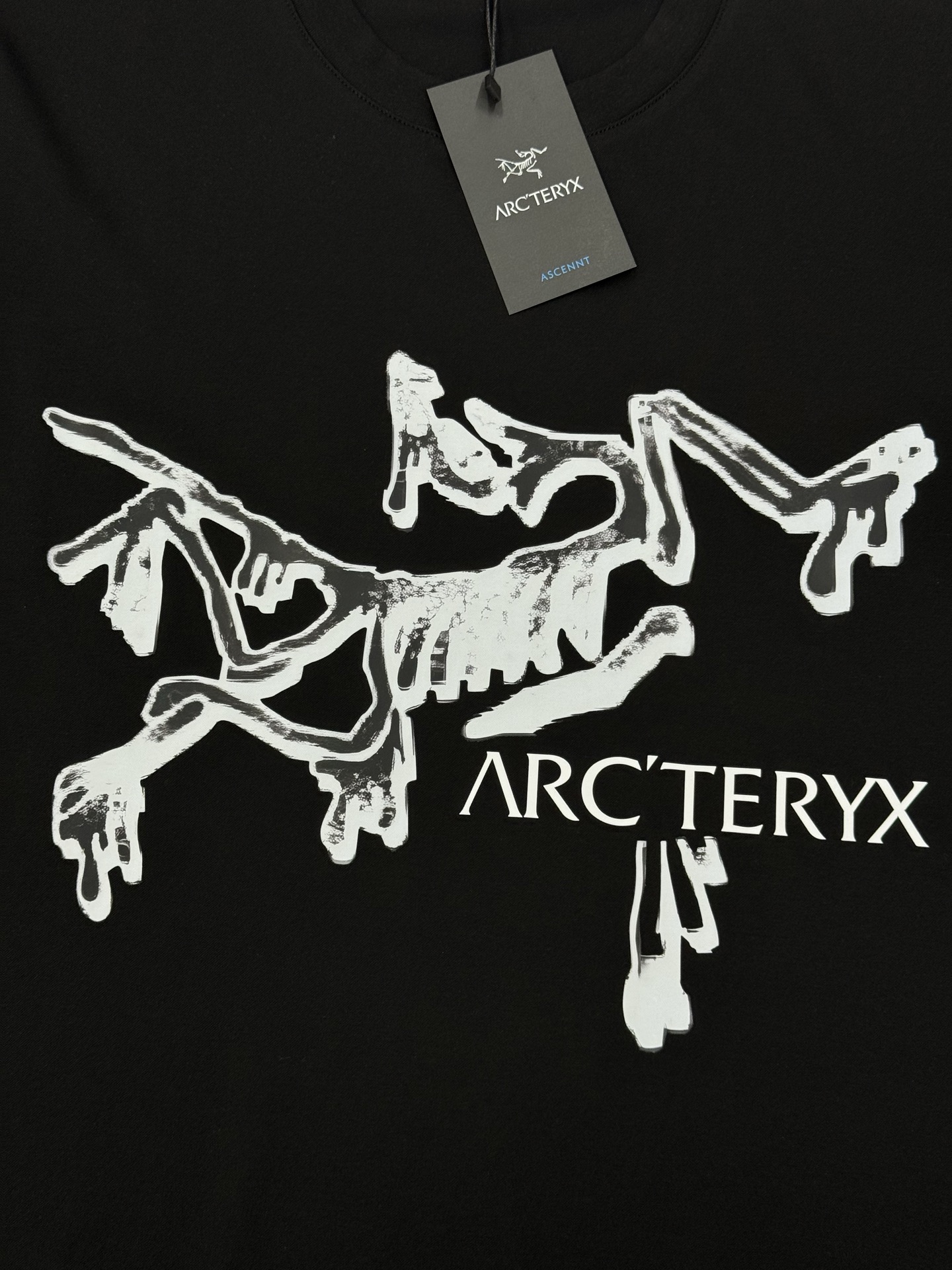ARC'TERY*始祖-鸟🐦夏季丝光短袖..优选200g丝光棉质面料，裁剪工艺到位没有任何的拖泥带水，上