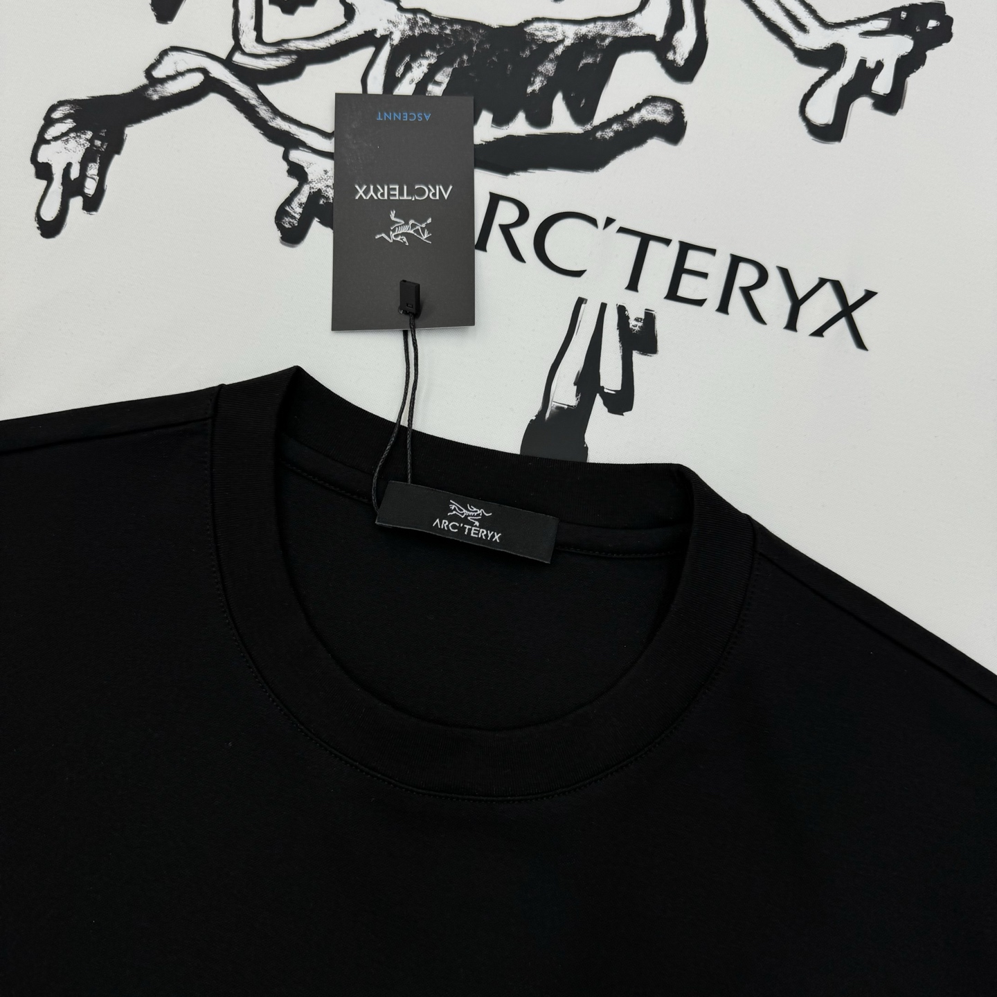 ARC'TERY*始祖-鸟🐦夏季丝光短袖..优选200g丝光棉质面料，裁剪工艺到位没有任何的拖泥带水，上