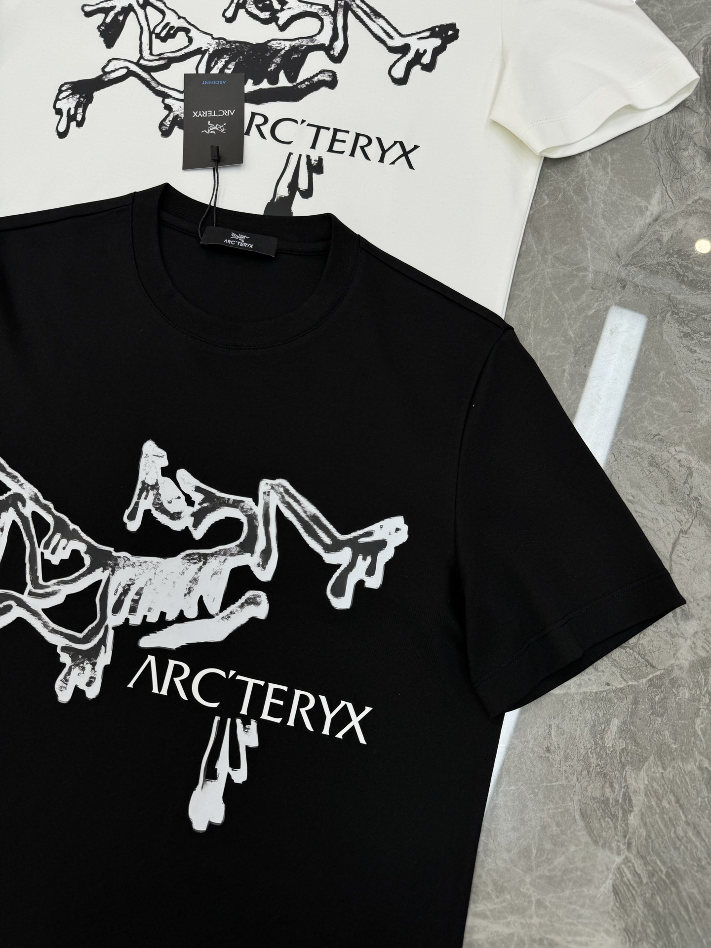 ARC'TERY*始祖-鸟🐦夏季丝光短袖..优选200g丝光棉质面料，裁剪工艺到位没有任何的拖泥带水，上