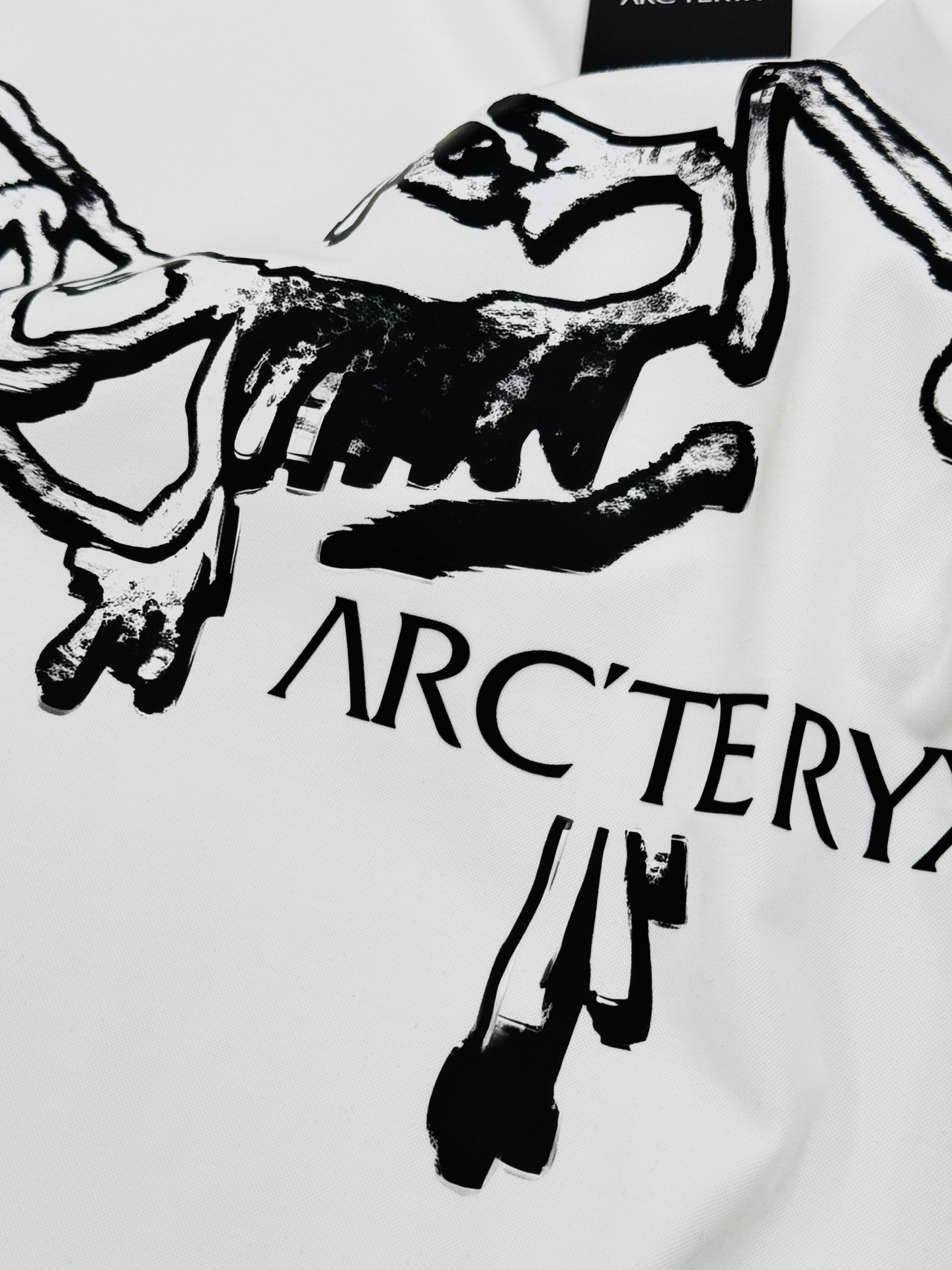 ARC'TERY*始祖-鸟🐦夏季丝光短袖..优选200g丝光棉质面料，裁剪工艺到位没有任何的拖泥带水，上