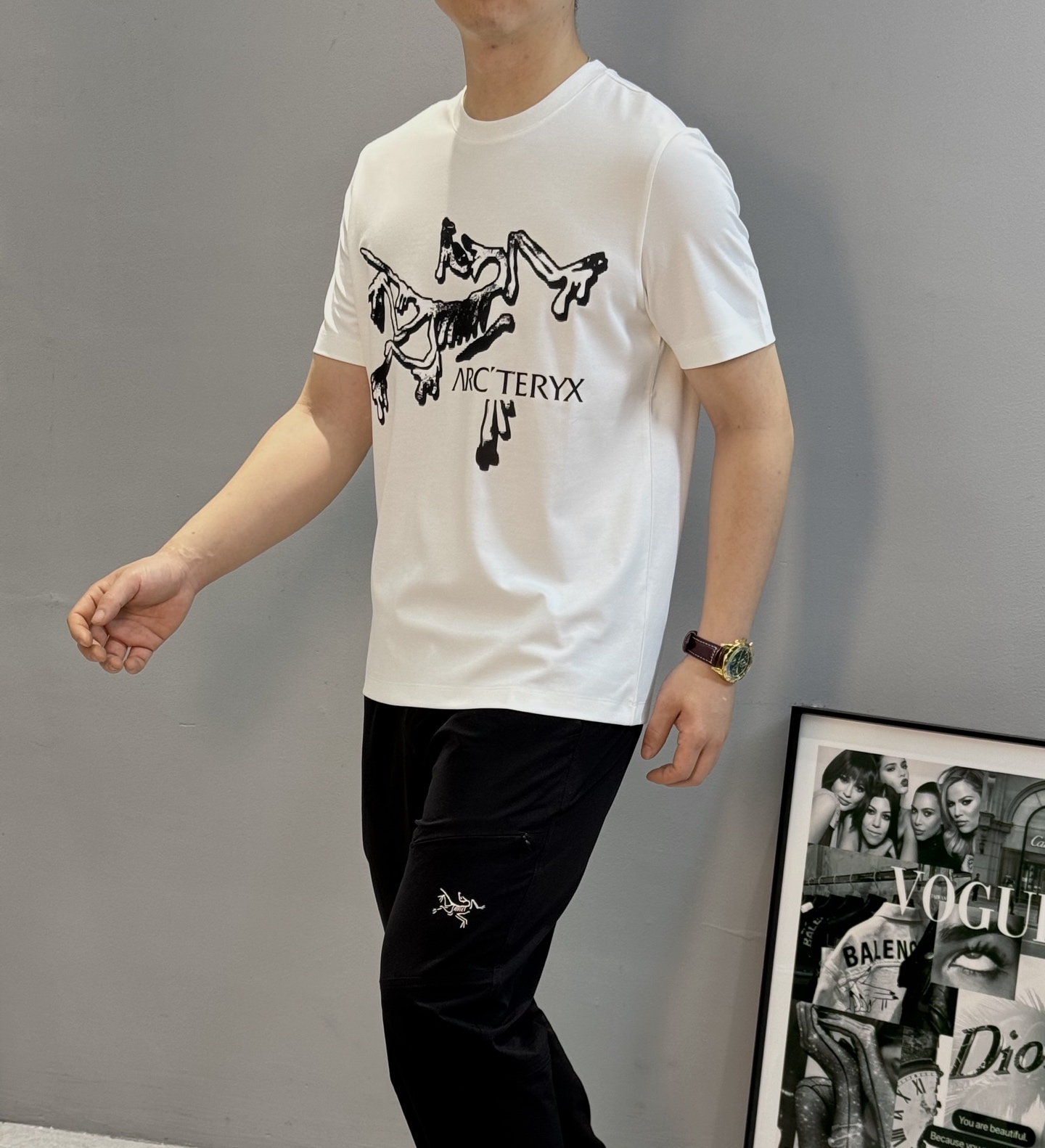 ARC'TERY*始祖-鸟🐦夏季丝光短袖..优选200g丝光棉质面料，裁剪工艺到位没有任何的拖泥带水，上