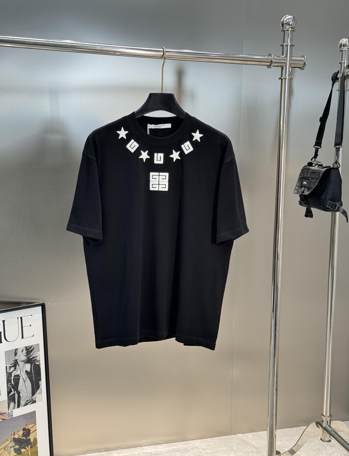 Givench*y 纪梵希新款款印花短袖t恤，男女同款❤️春夏新款的百搭单品！领口经典品牌图形五角星以其