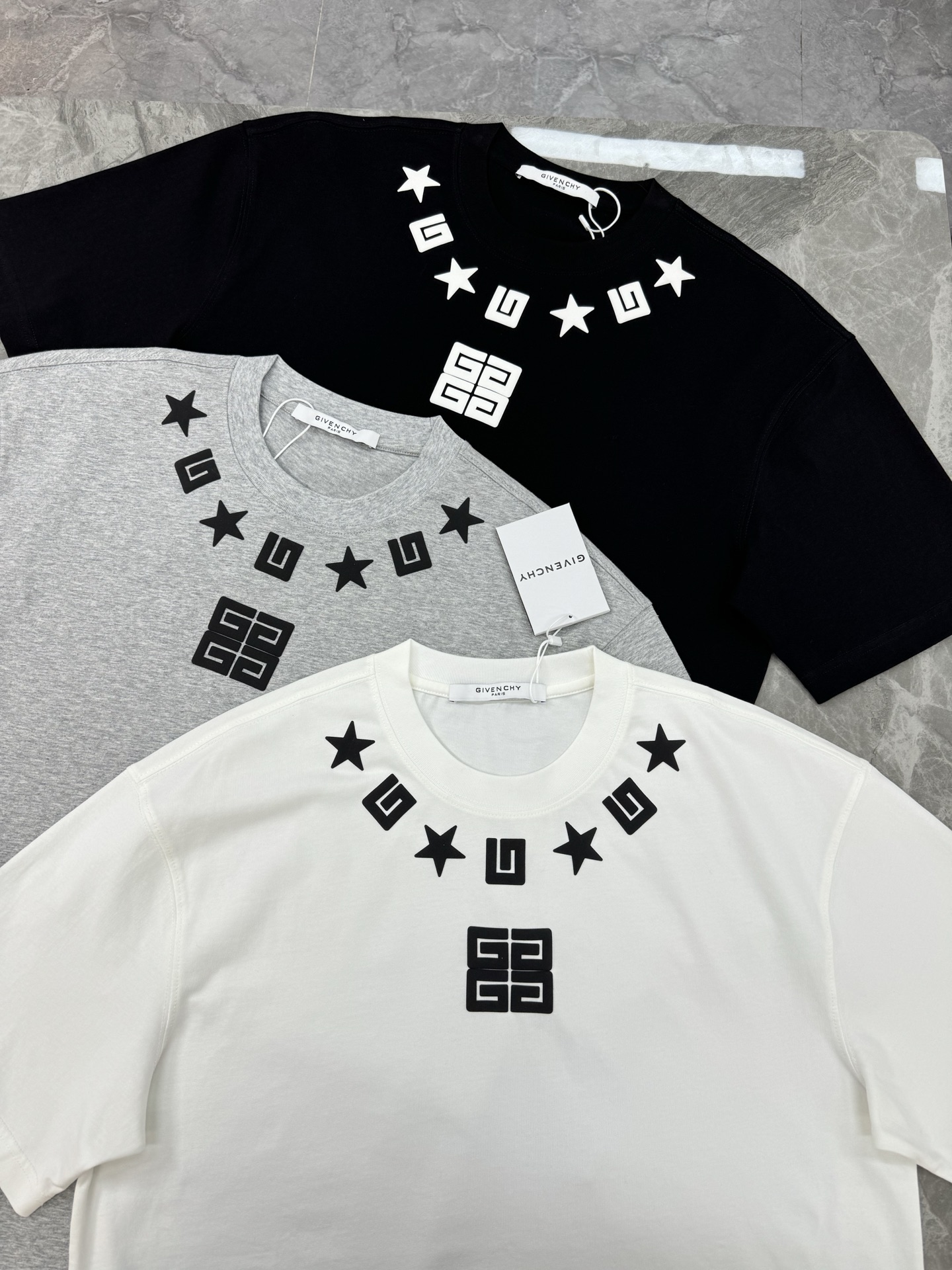 Givench*y 纪梵希新款款印花短袖t恤，男女同款❤️春夏新款的百搭单品！领口经典品牌图形五角星以其