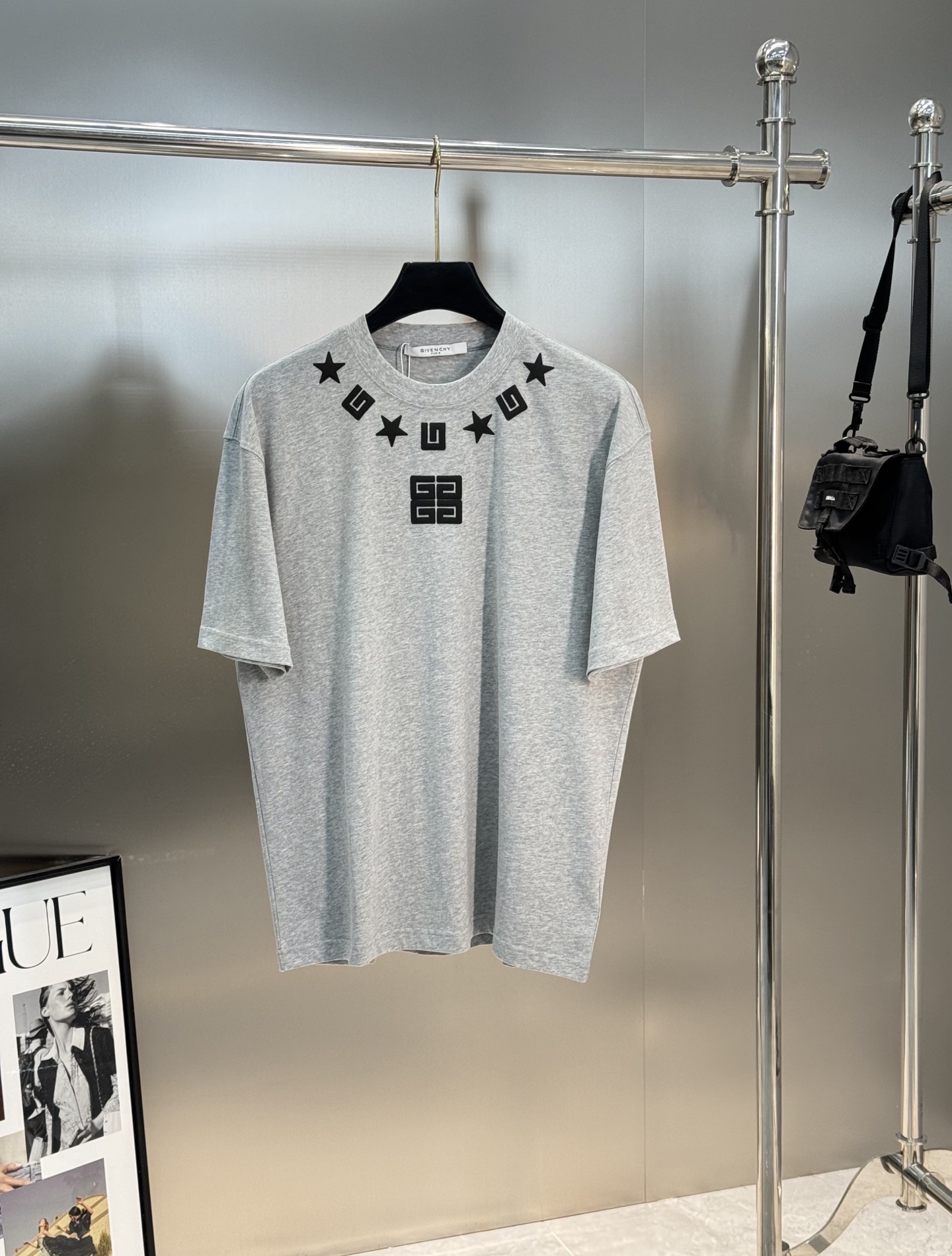 Givench*y 纪梵希新款款印花短袖t恤，男女同款❤️春夏新款的百搭单品！领口经典品牌图形五角星以其