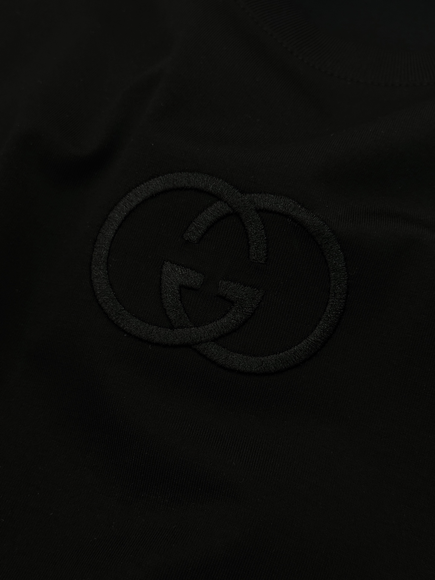 Gucci古奇26s新款圆领短T. 原单品质！重工3D绣花.本色搭配.视觉感受超前！悬垂感强！手感质感都