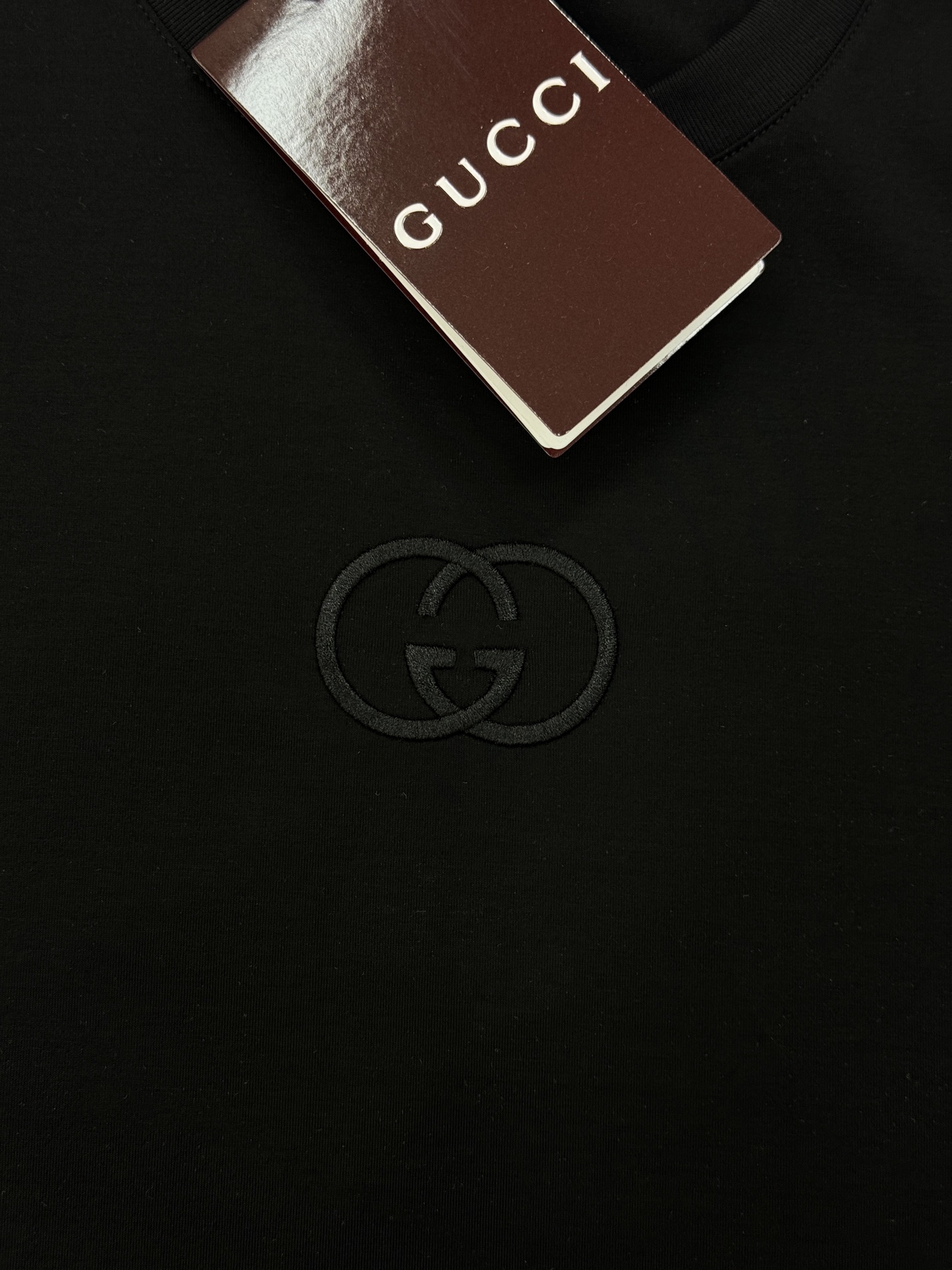 Gucci古奇26s新款圆领短T. 原单品质！重工3D绣花.本色搭配.视觉感受超前！悬垂感强！手感质感都