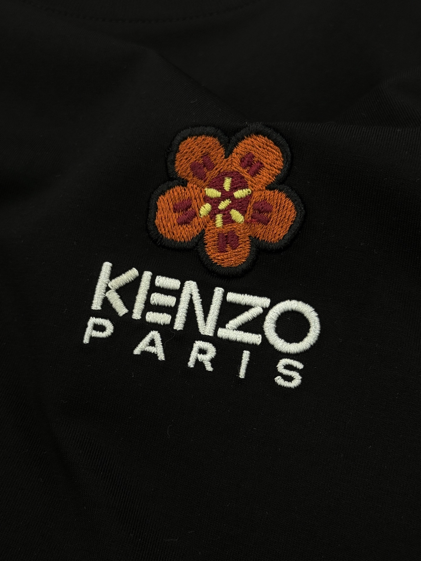KENZO海棠花刺绣短袖，26s新品推荐❤️采用190g丝光棉面料.定制螺纹.柔软透气，穿着超舒适!胸前