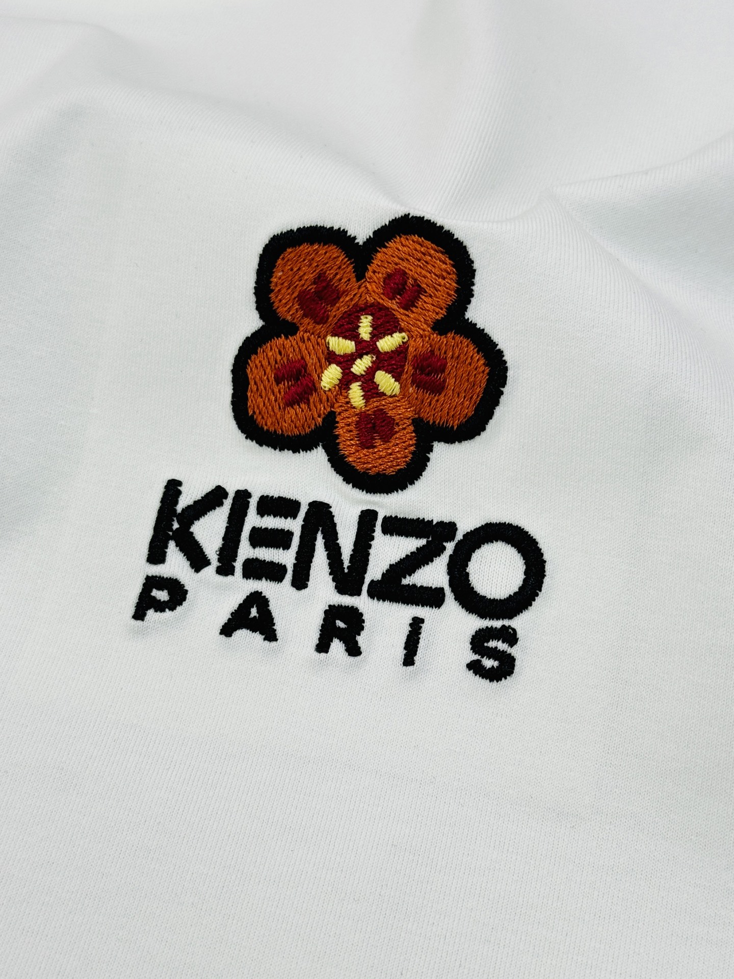 KENZO海棠花刺绣短袖，26s新品推荐❤️采用190g丝光棉面料.定制螺纹.柔软透气，穿着超舒适!胸前