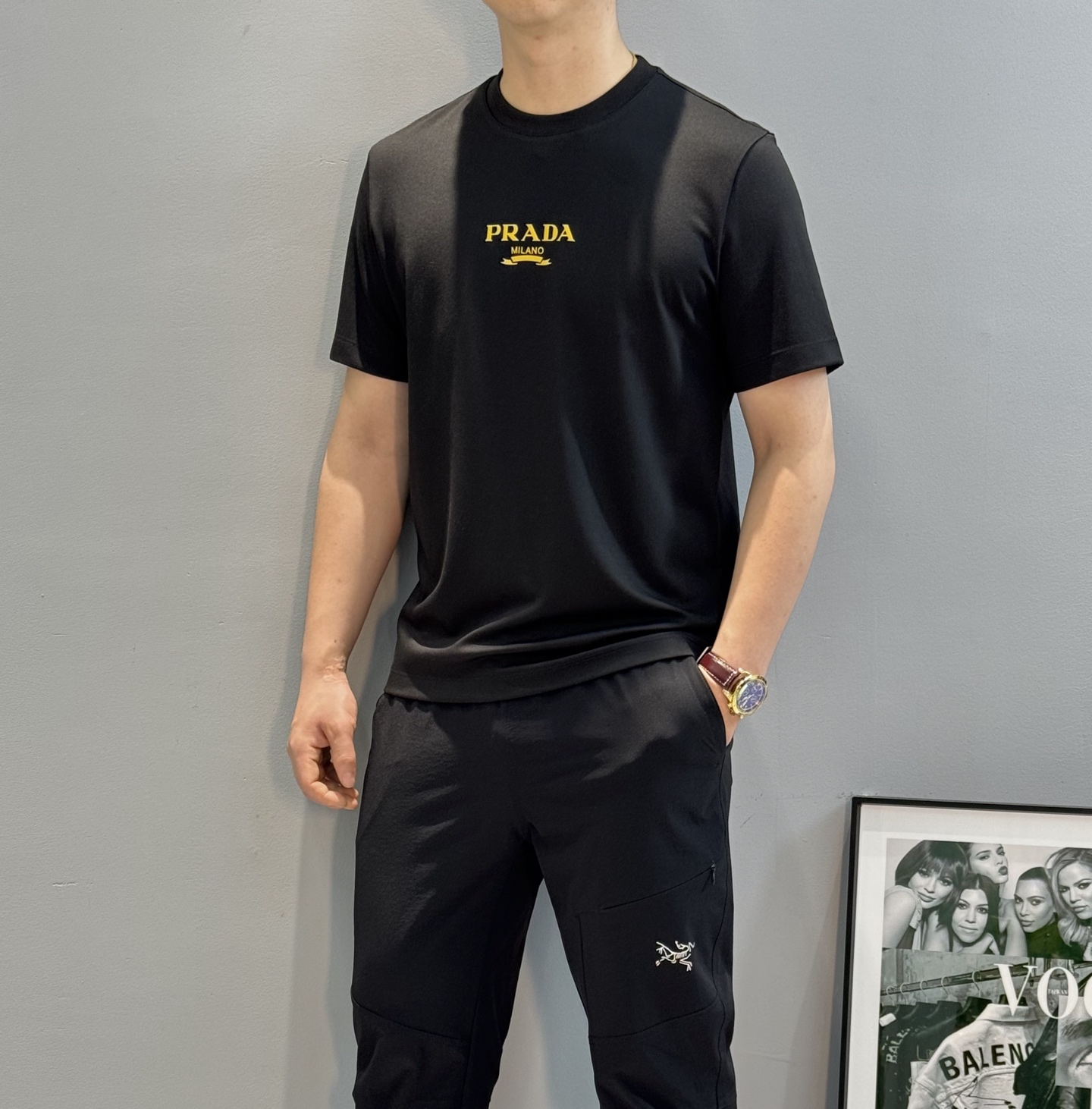 PRAD*A普拉达新款丝光棉T恤.胸口经典字母立体烫画.撞黄色搭配.经典之作！！！客供200g丝光棉面料
