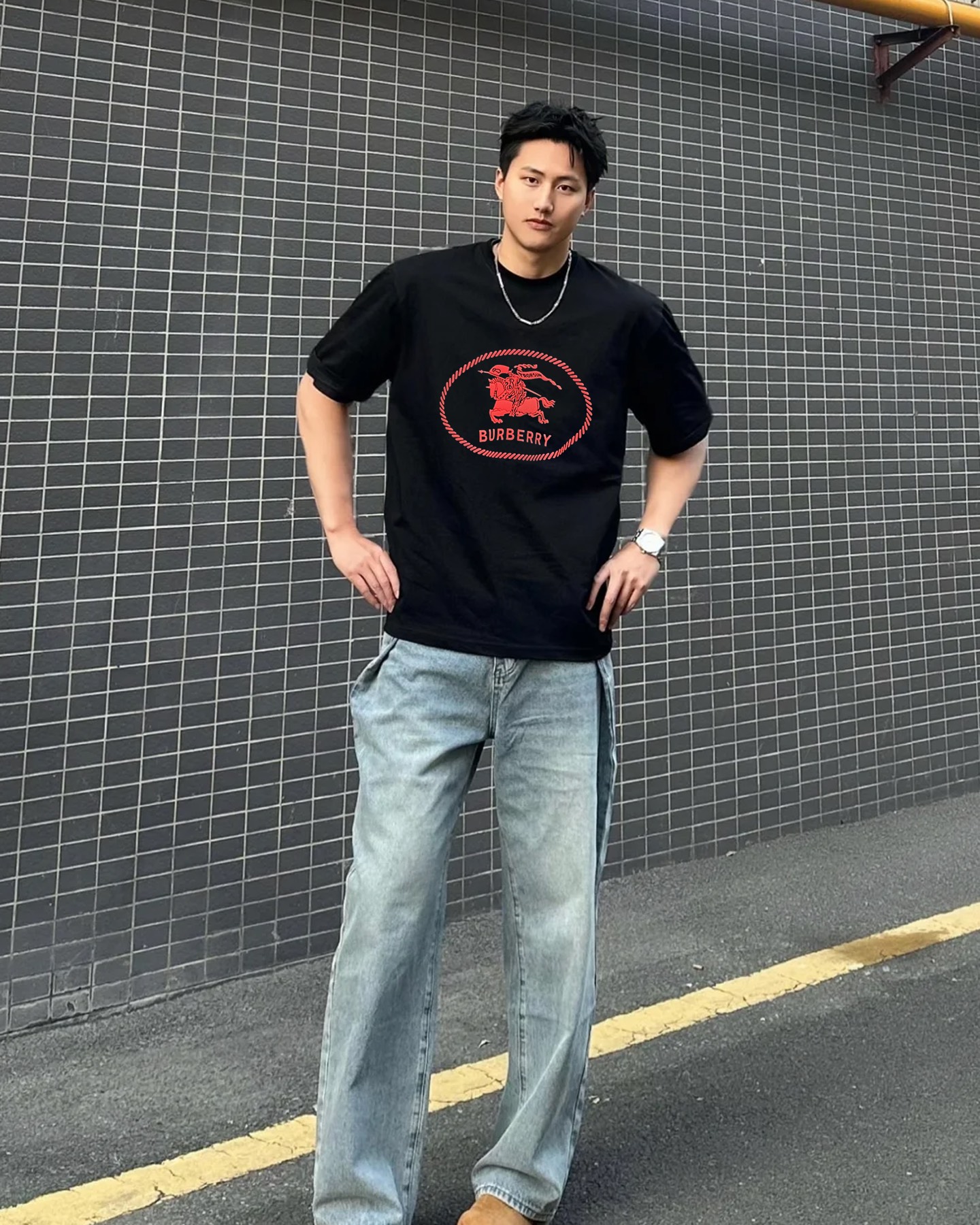 BBR*巴宝莉新品潮牌短袖T恤，男女同款❤️经典战马🐎胸前撞色层叠搭配.战马烫画采用立体发泡工艺🧼帅气时