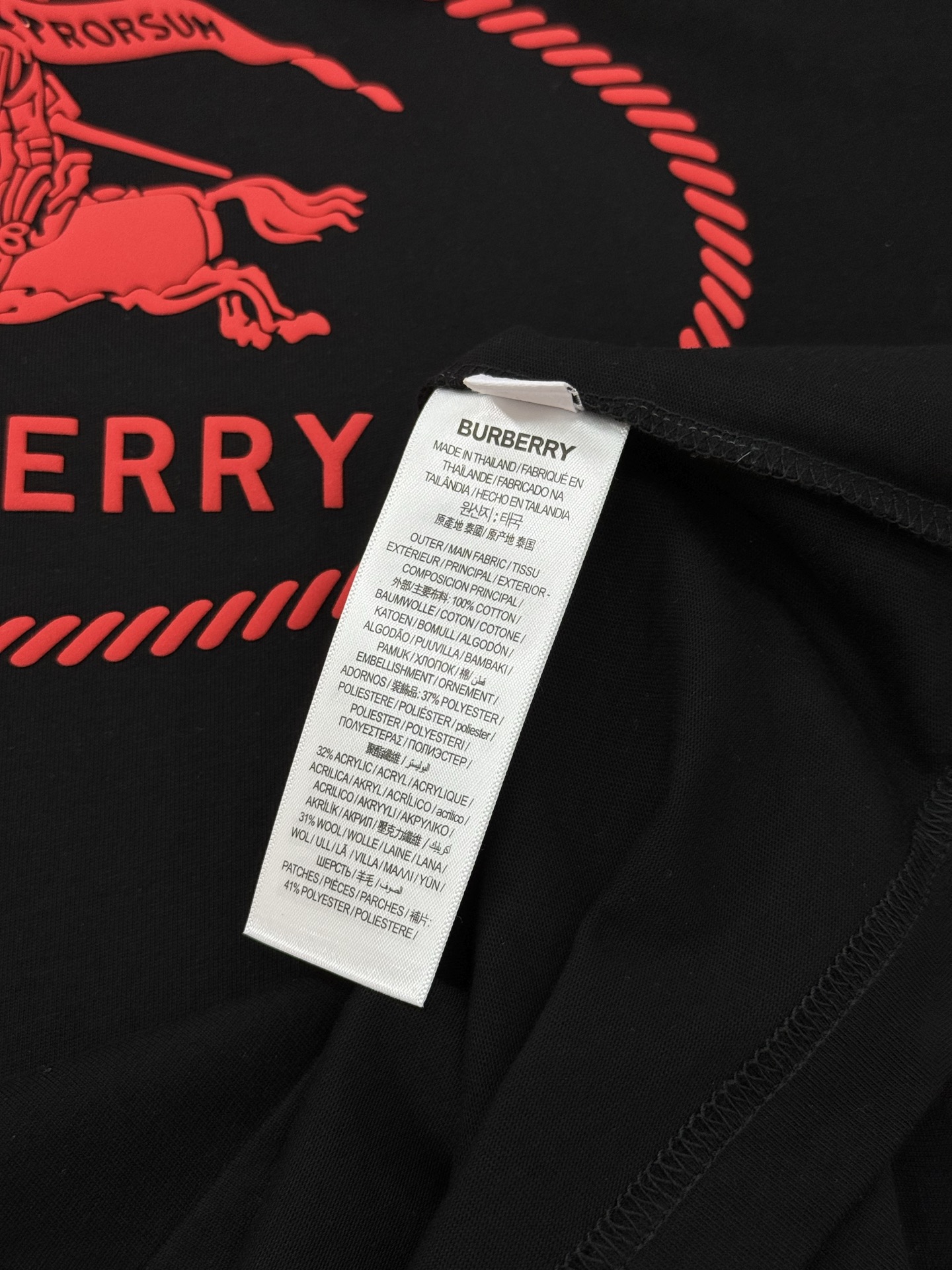 BBR*巴宝莉新品潮牌短袖T恤，男女同款❤️经典战马🐎胸前撞色层叠搭配.战马烫画采用立体发泡工艺🧼帅气时