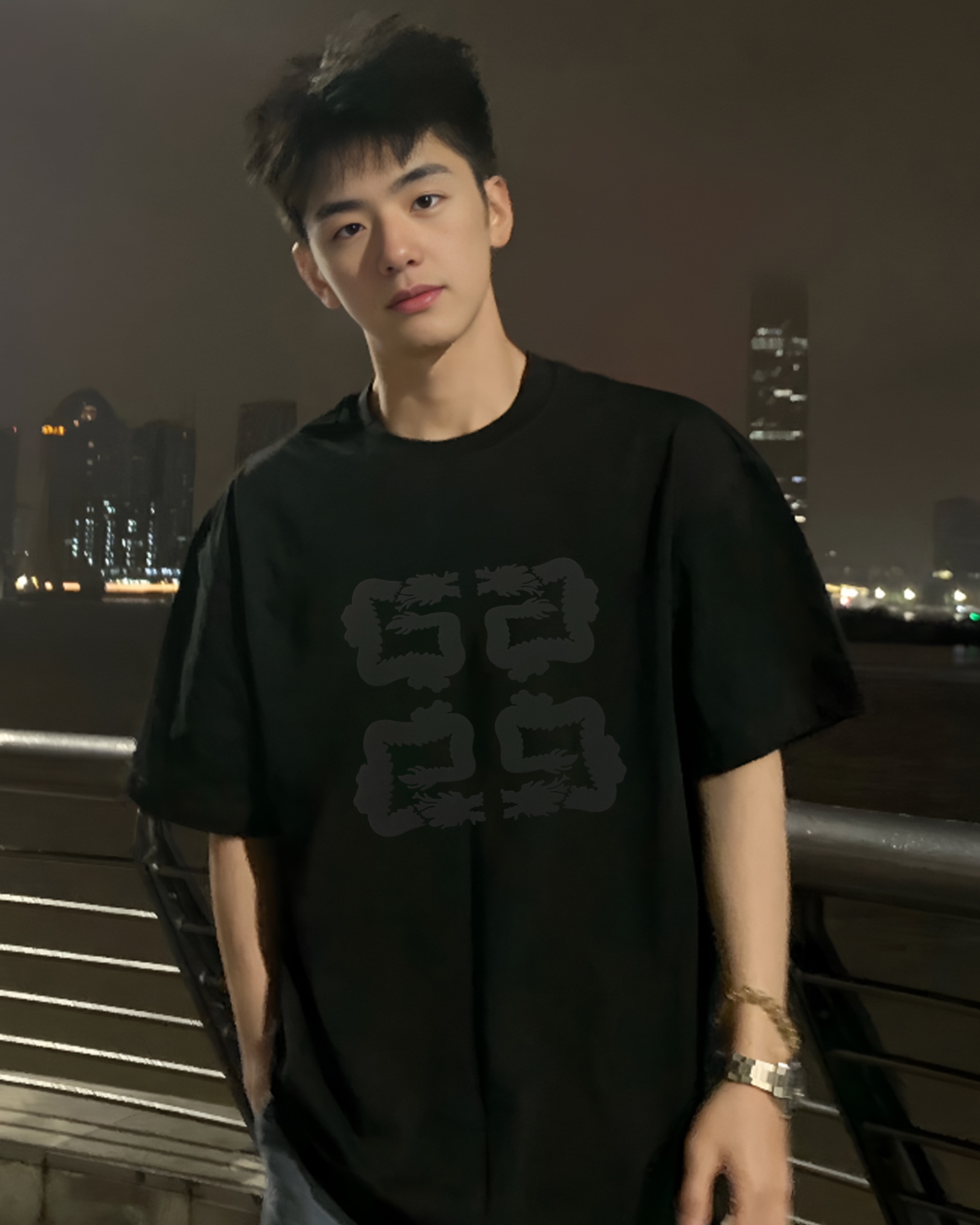 Givench*y纪梵希潮牌新款T恤.男女同款推荐！230g纯棉面料，柔软舒适.透气吸汗.上身舒适.轻松