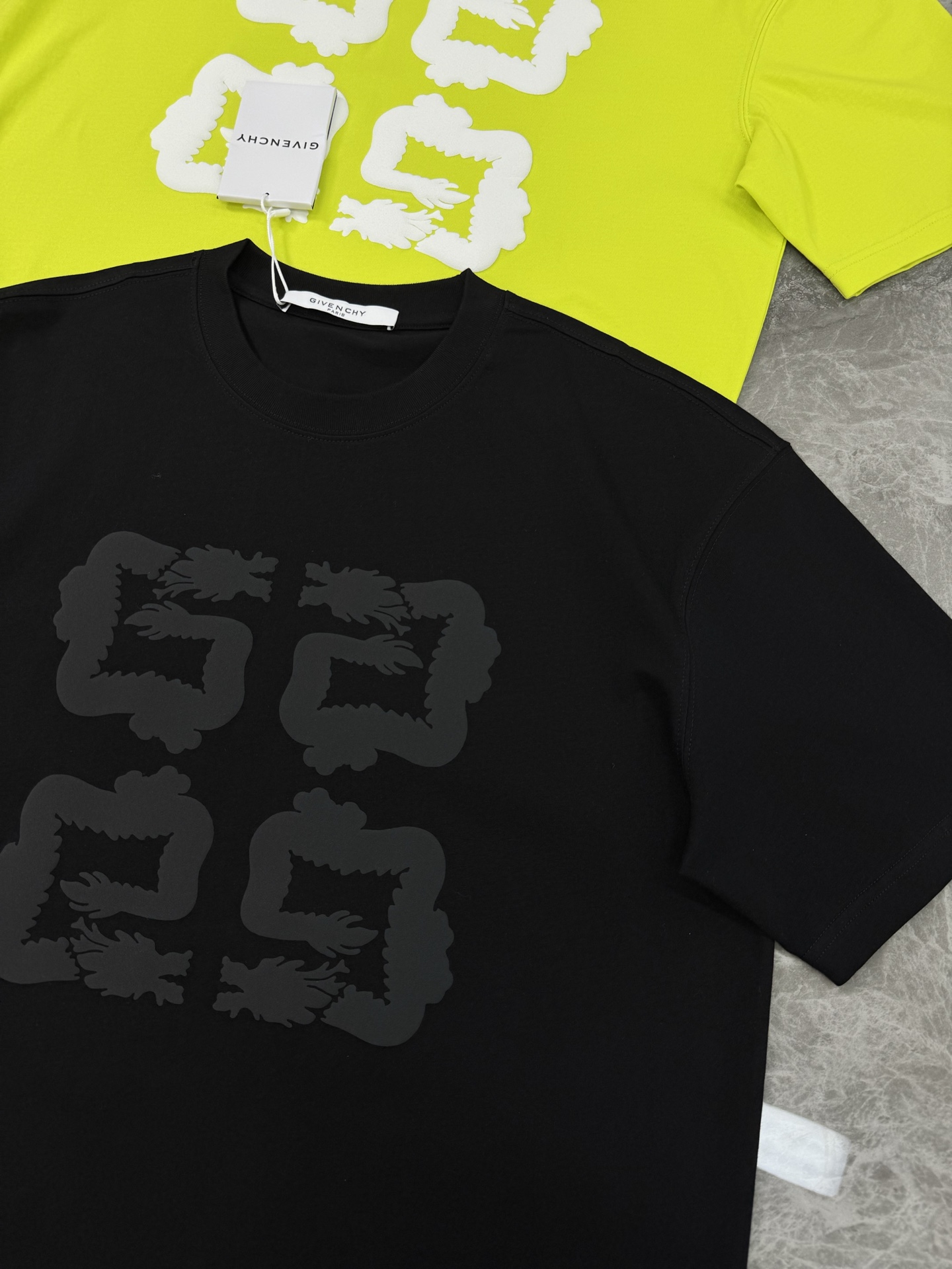 Givench*y纪梵希潮牌新款T恤.男女同款推荐！230g纯棉面料，柔软舒适.透气吸汗.上身舒适.轻松