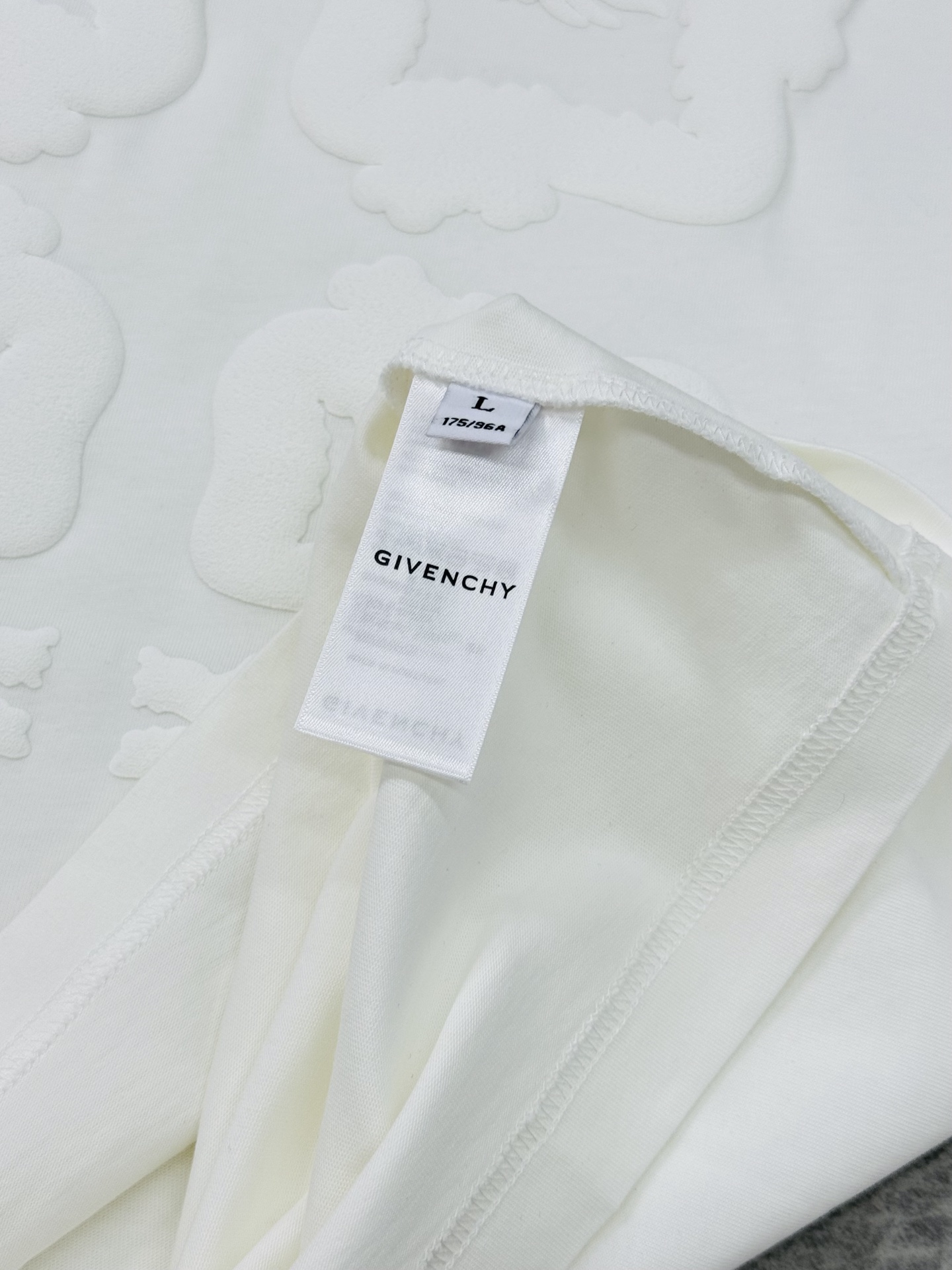 Givench*y纪梵希潮牌新款T恤.男女同款推荐！230g纯棉面料，柔软舒适.透气吸汗.上身舒适.轻松