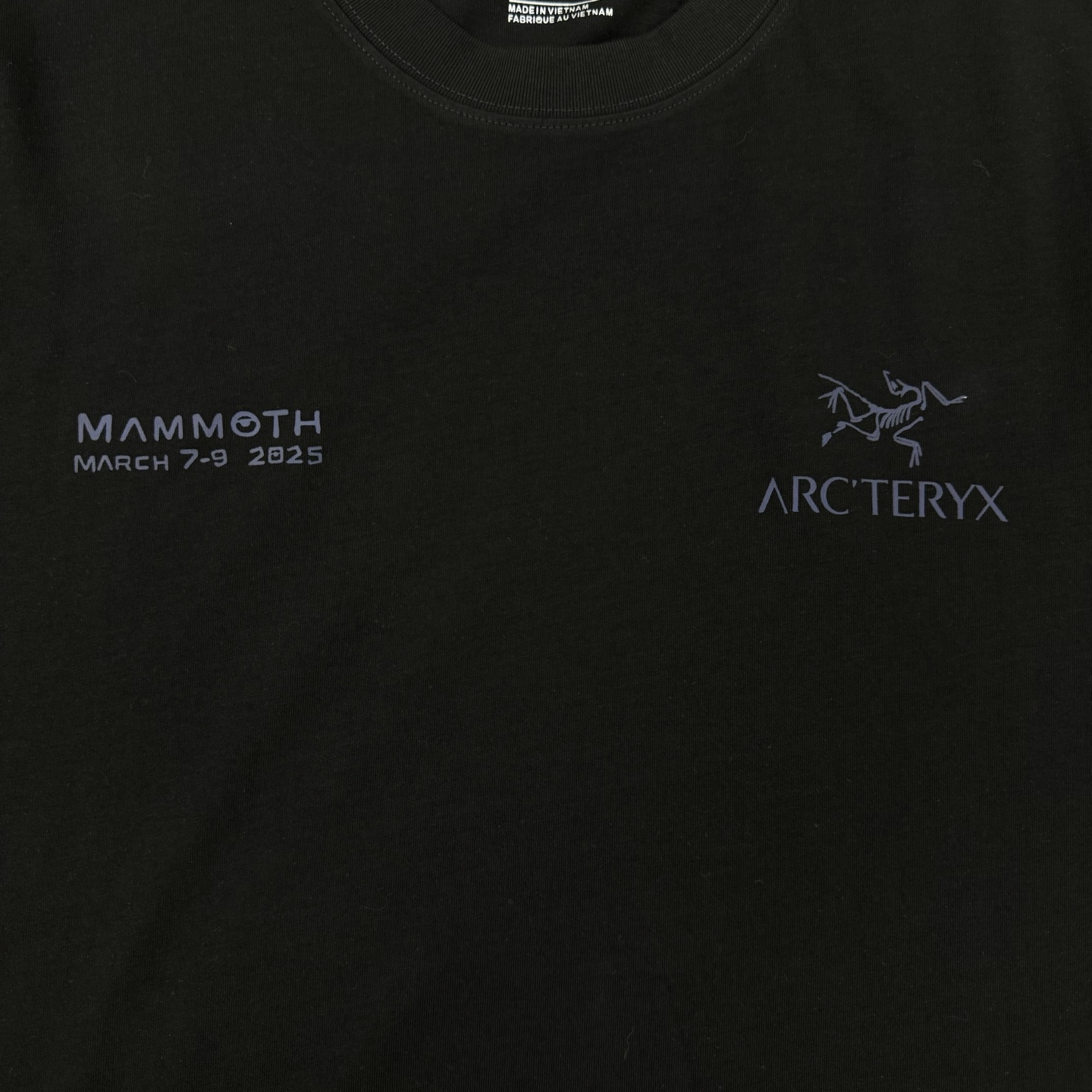 。🌾 ARC'TERY*始祖-鸟鸟潮牌爆款推荐🔥联名款猛犸象🦣男女同款！高品质高版本，此款胸前及后背Lo