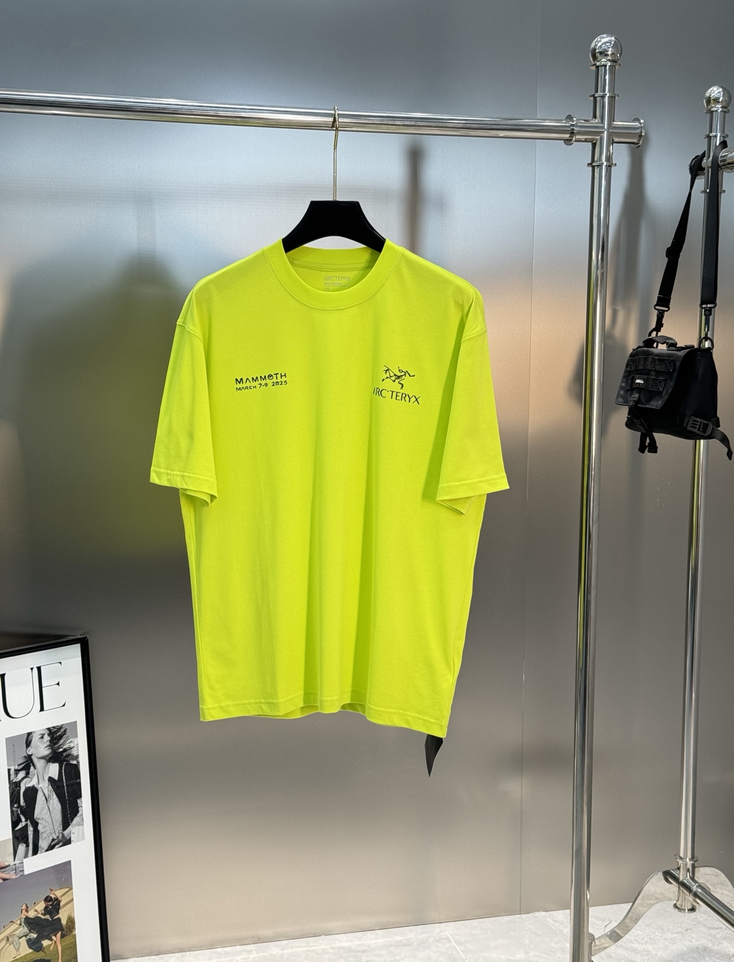 。🌾 ARC'TERY*始祖-鸟鸟潮牌爆款推荐🔥联名款猛犸象🦣男女同款！高品质高版本，此款胸前及后背Lo