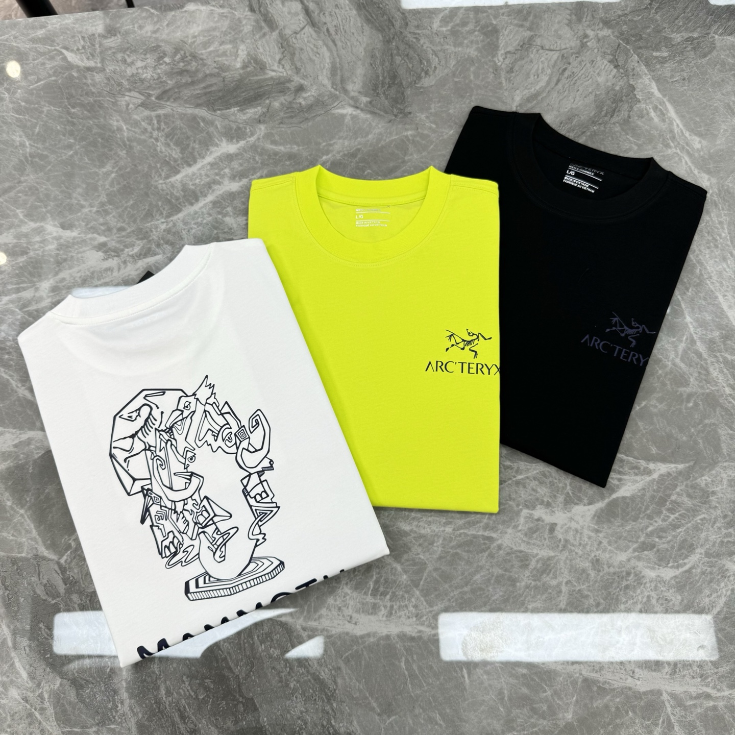 。🌾 ARC'TERY*始祖-鸟鸟潮牌爆款推荐🔥联名款猛犸象🦣男女同款！高品质高版本，此款胸前及后背Lo